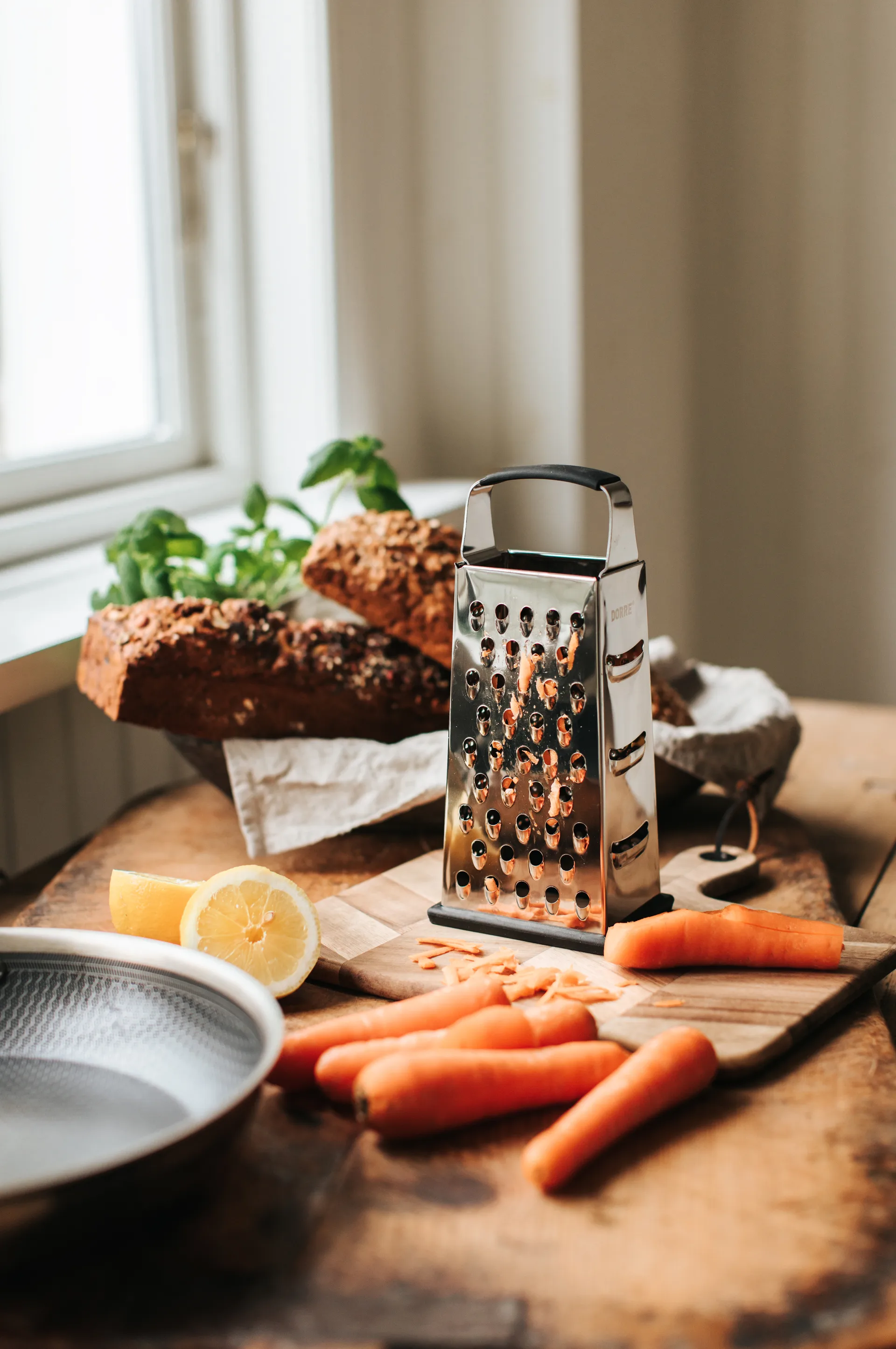 Grattugia con base antiscivolo e manico 4 varianti Rubi, 24 cm Dorre