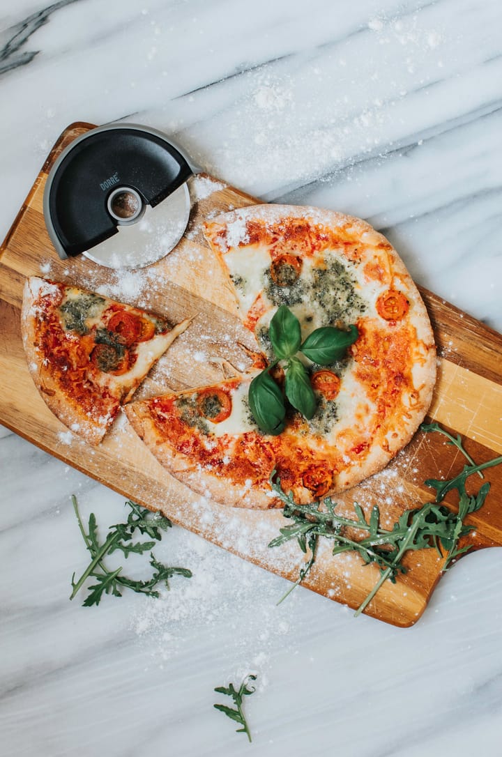 Rotella tagliapizza Pilar, Nero Dorre