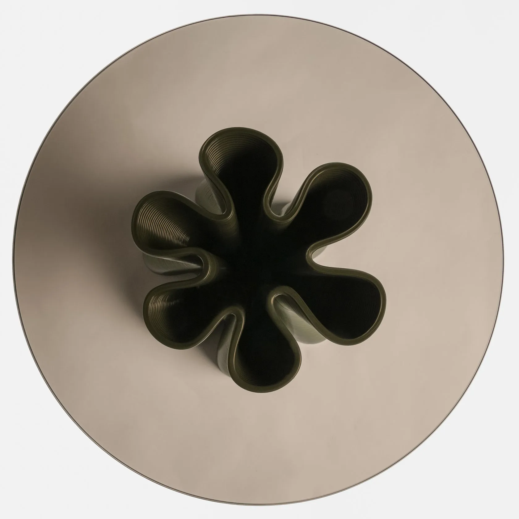 Tavolino Anemone Ø50 cm, Olive Ekbacken Studios