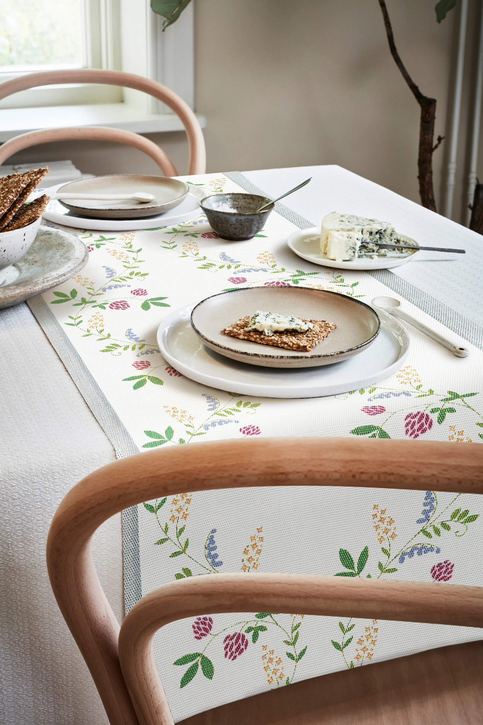 Runner Summer flowers , 35x120 cm Ekelund Linneväveri