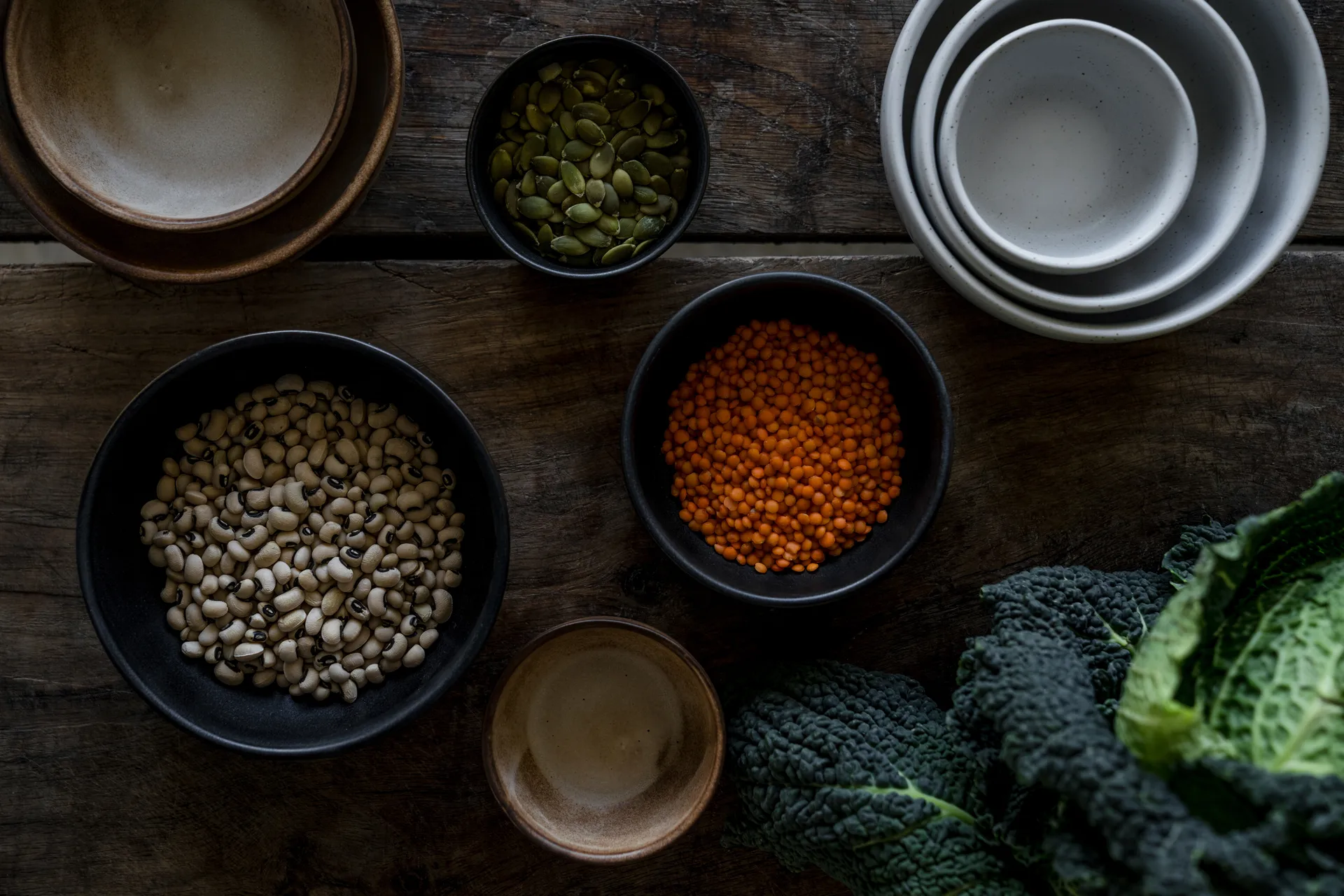 Ciotola Ernst , Base nero opaco-naturale, Ø11 cm ERNST