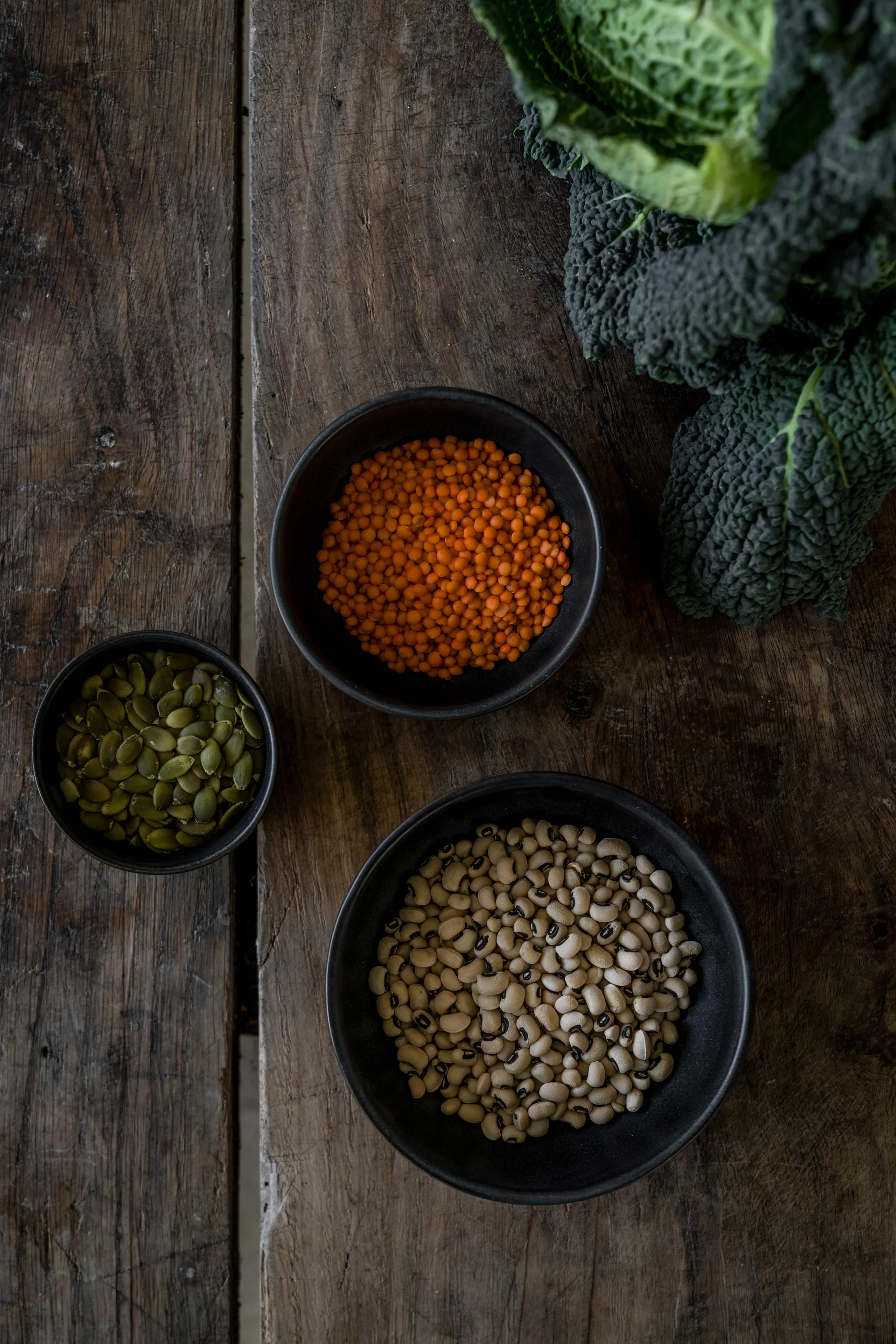 Ciotola Ernst , Base nero opaco-naturale, Ø14 cm ERNST