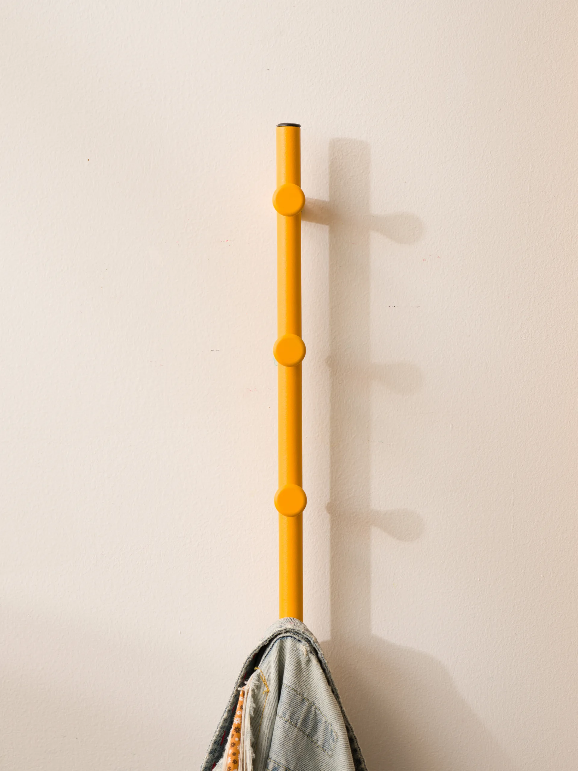 Pannello appendiabiti Classic 40 cm, Giallo sole Essem Design