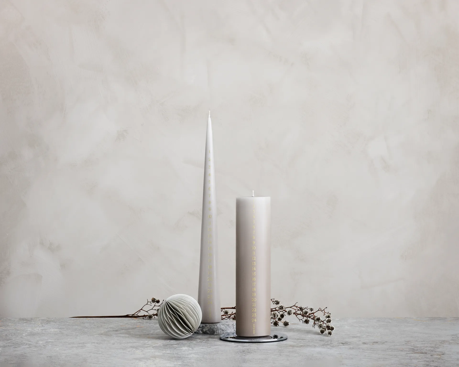 Candela dell'Avvento ester & erik 37 cm, 22 linen grey ester & erik