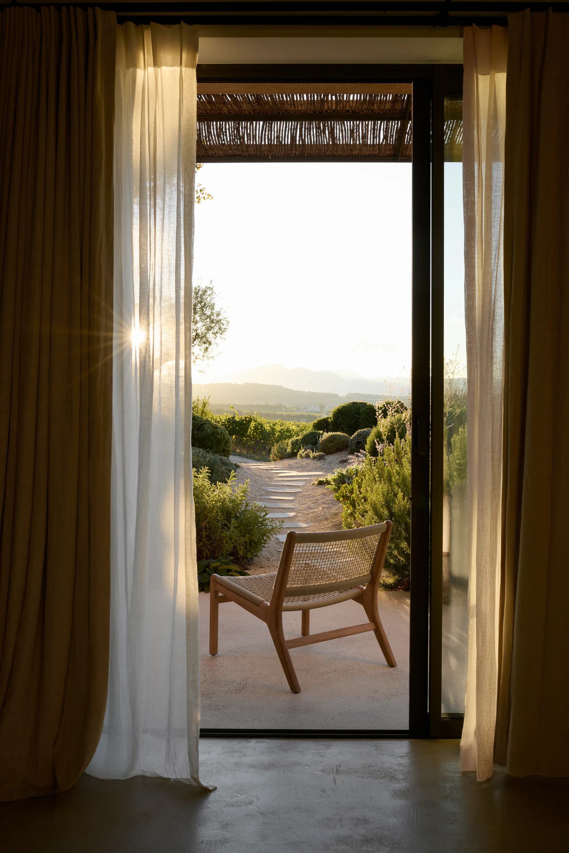 Poltrona lounge da esterno Jack in teak, Beige Ethnicraft