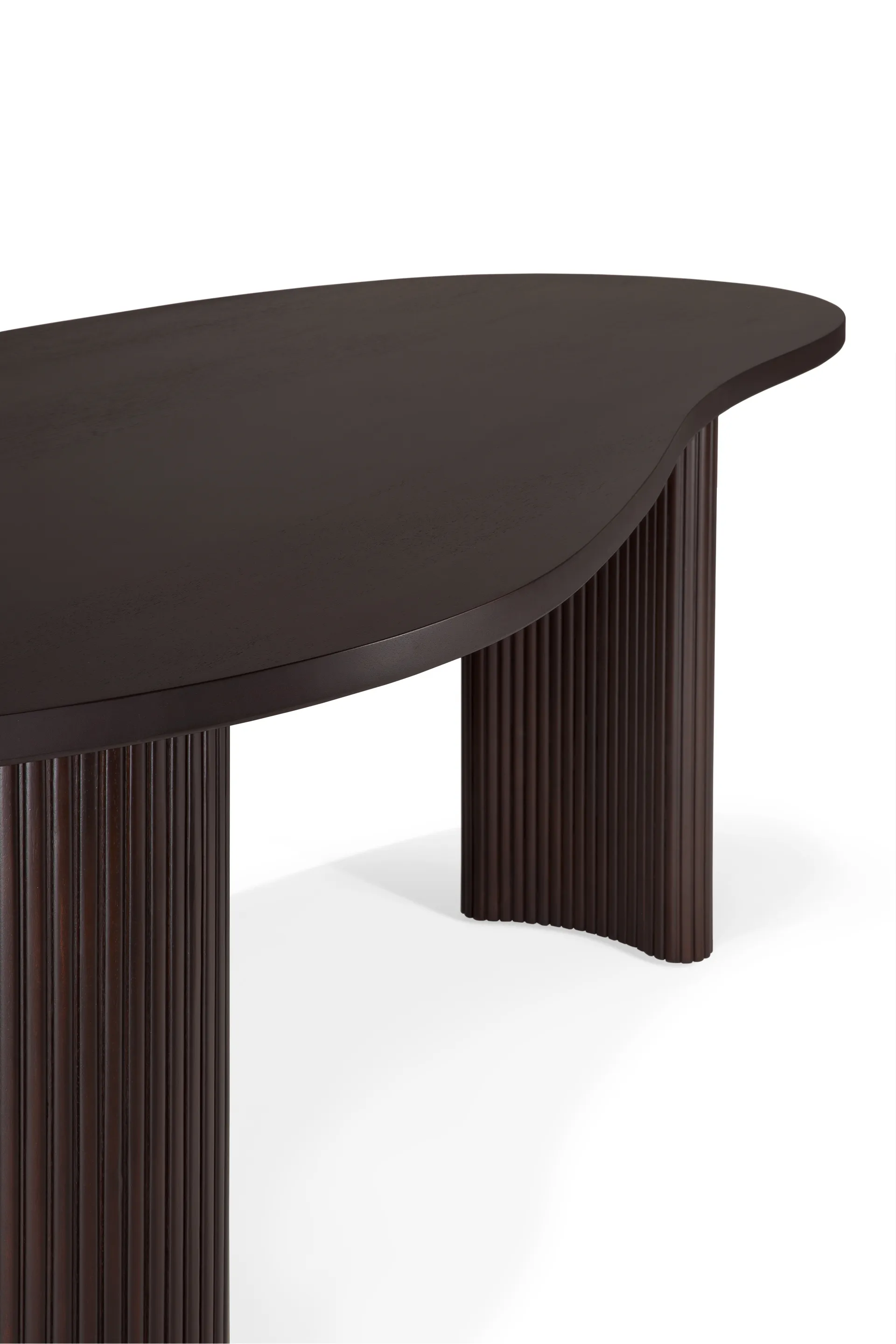 Scrivania Boomerang, Mogano marrone scuro, 200×100×76 cm Ethnicraft