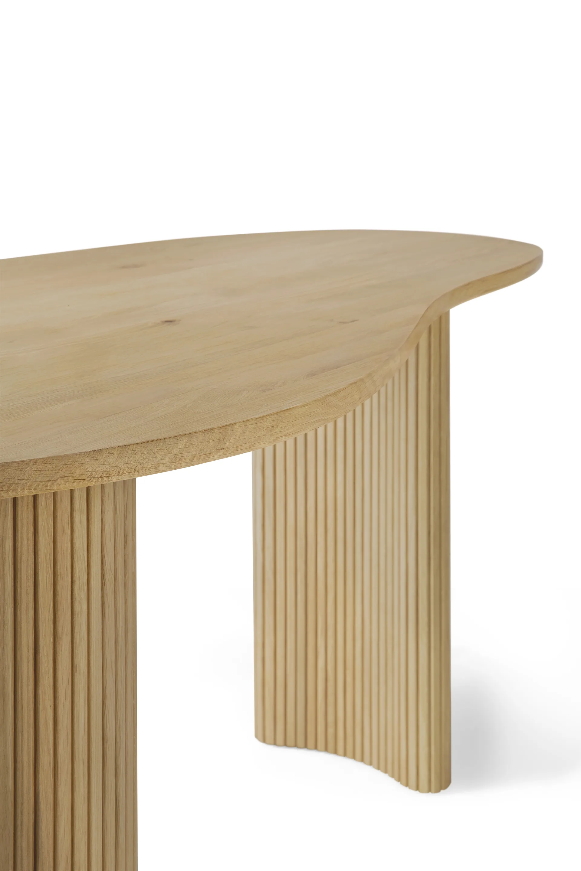 Scrivania Boomerang, Rovere laccato, 160x83x76 cm Ethnicraft