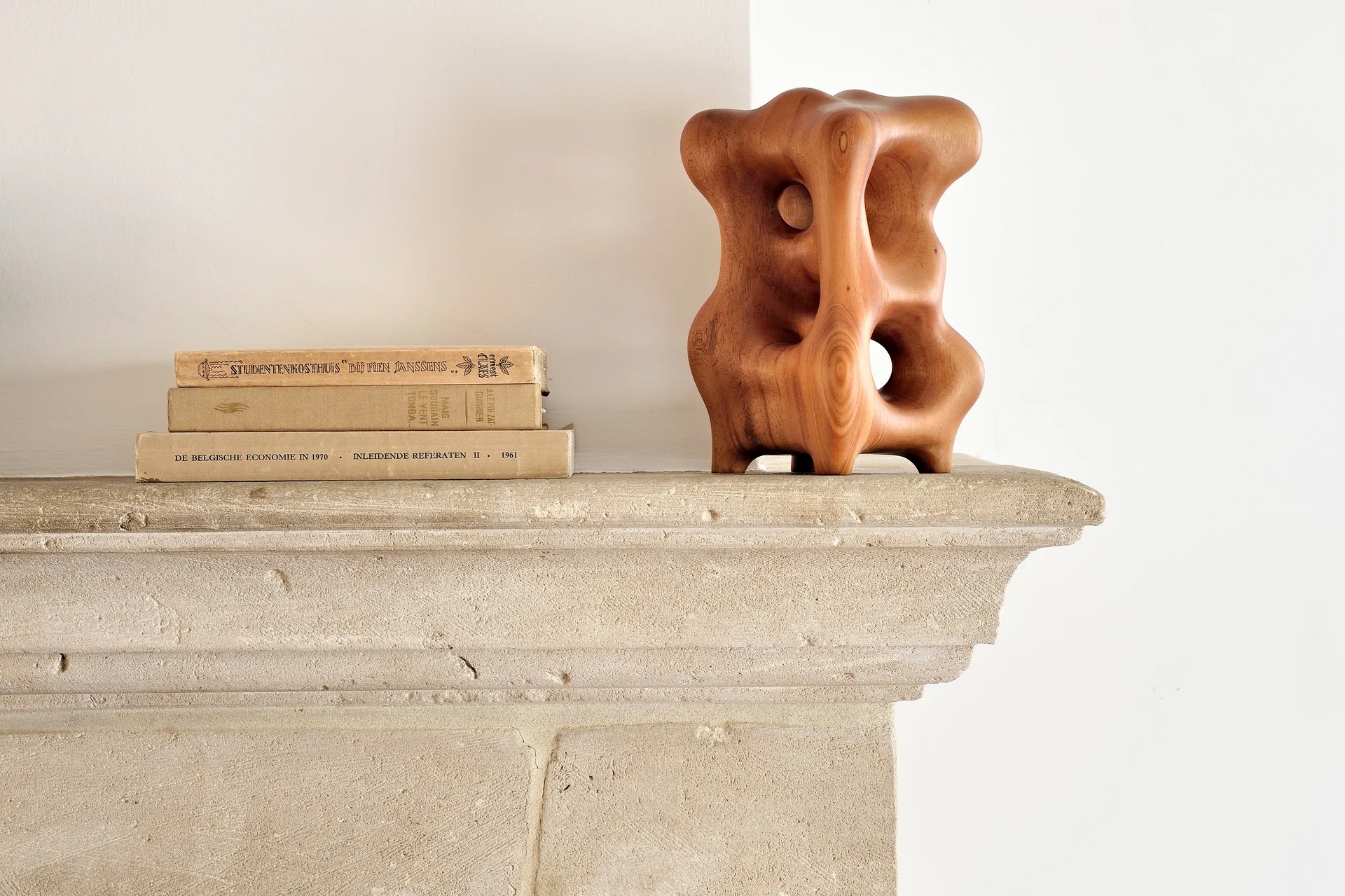 Scultura Organic 22 cm, Mogano verniciato Ethnicraft