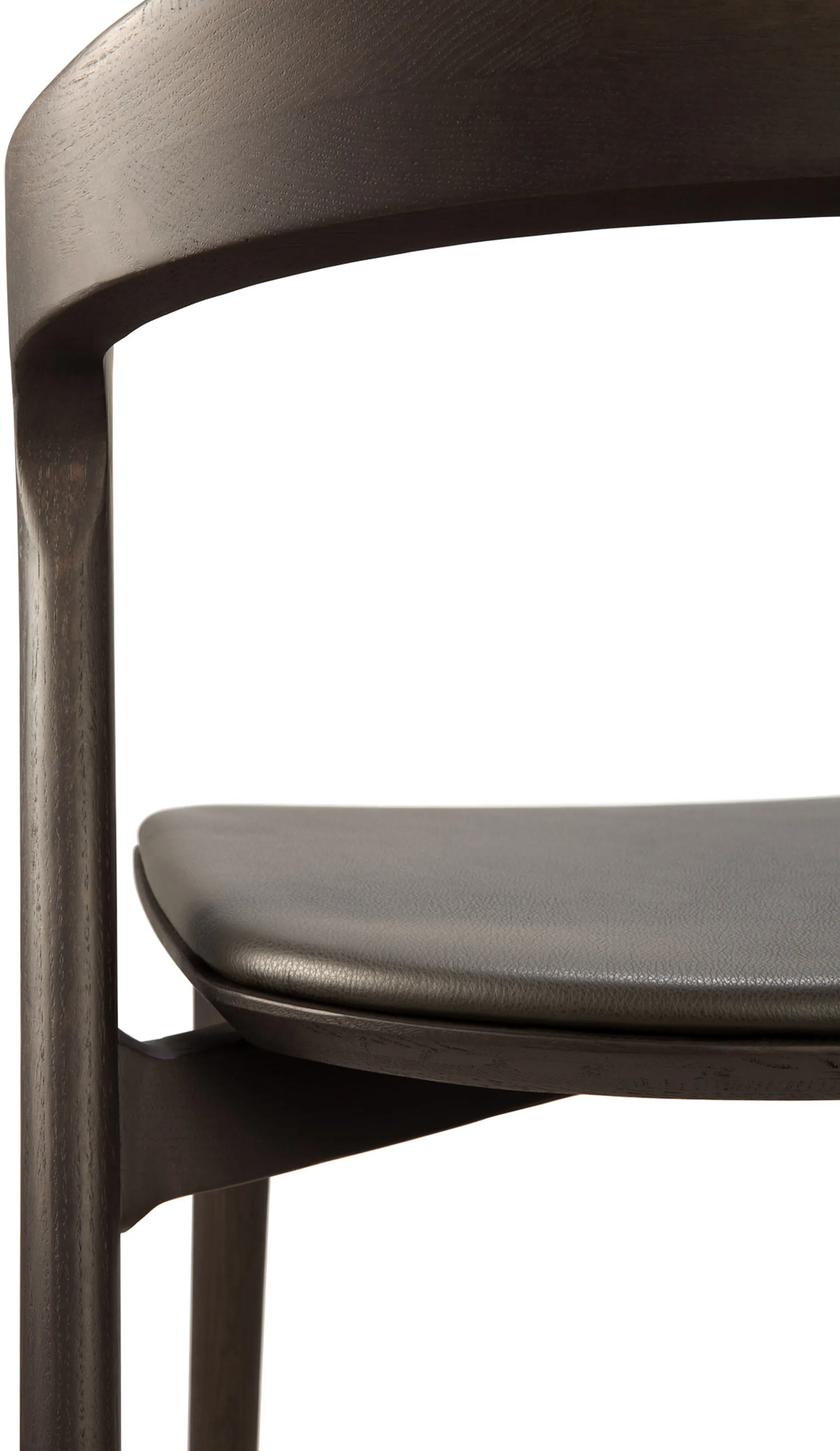 Sedia Bok con seduta in pelle, Rovere tinto marrone-pelle scura Ethnicraft