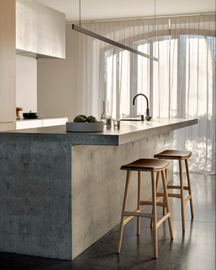 Sgabello alto Osso Counter 67 cm, Rovere laccato Ethnicraft