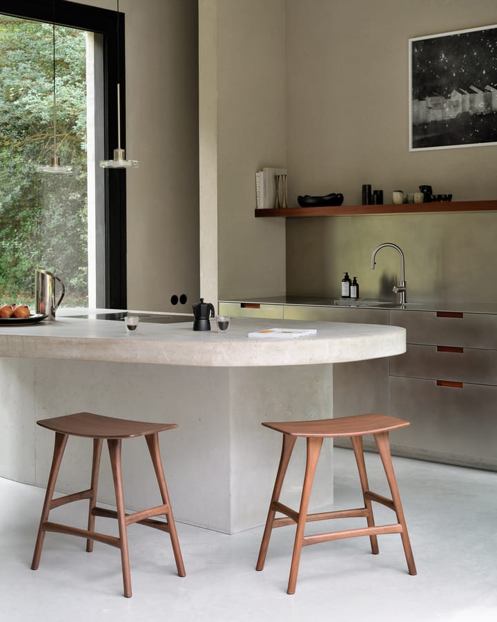 Sgabello alto Osso Counter 67 cm, Teak verniciato marrone Ethnicraft