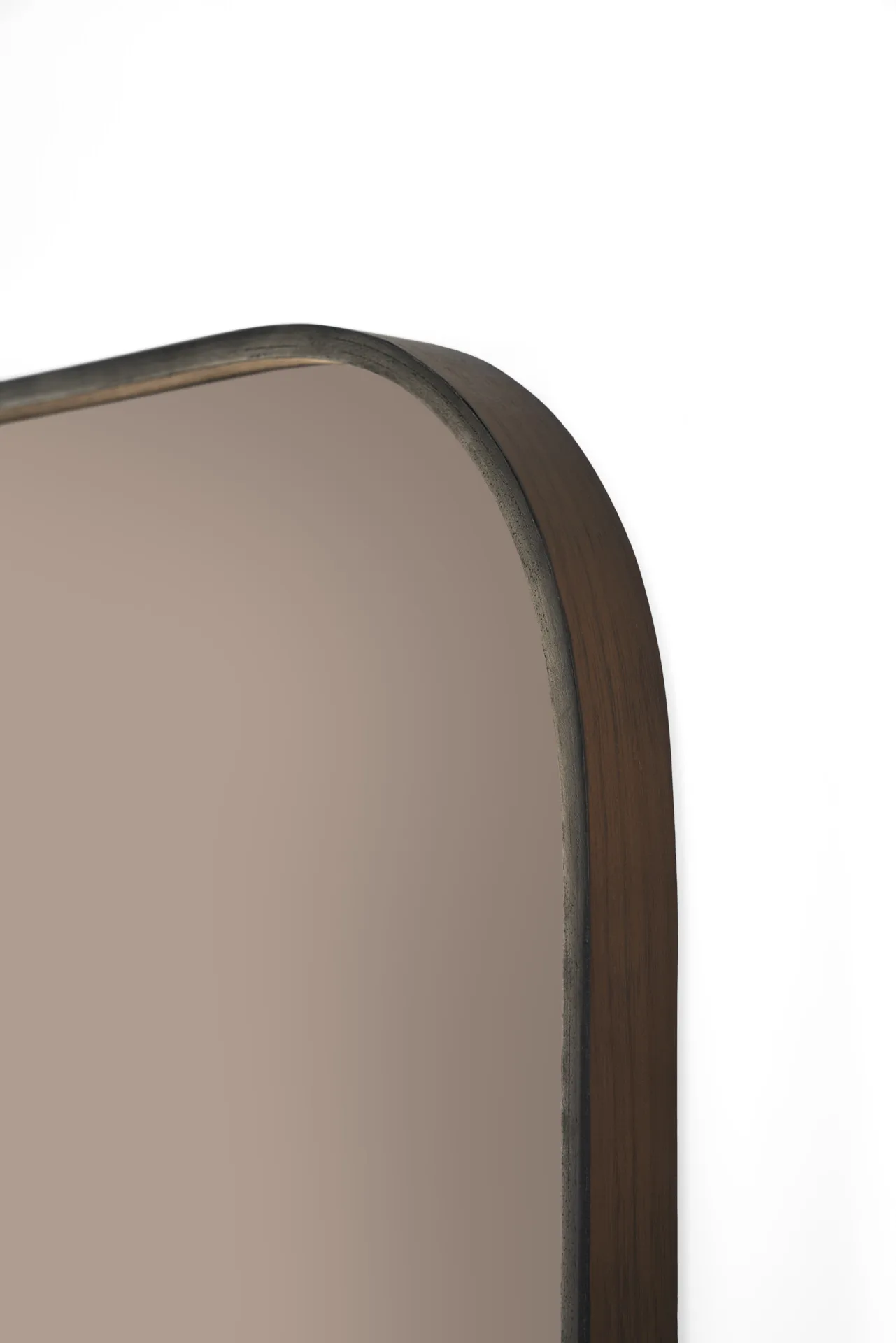 Specchio da parete Camber 60x60 cm, Bronzo-telaio in legno Ethnicraft