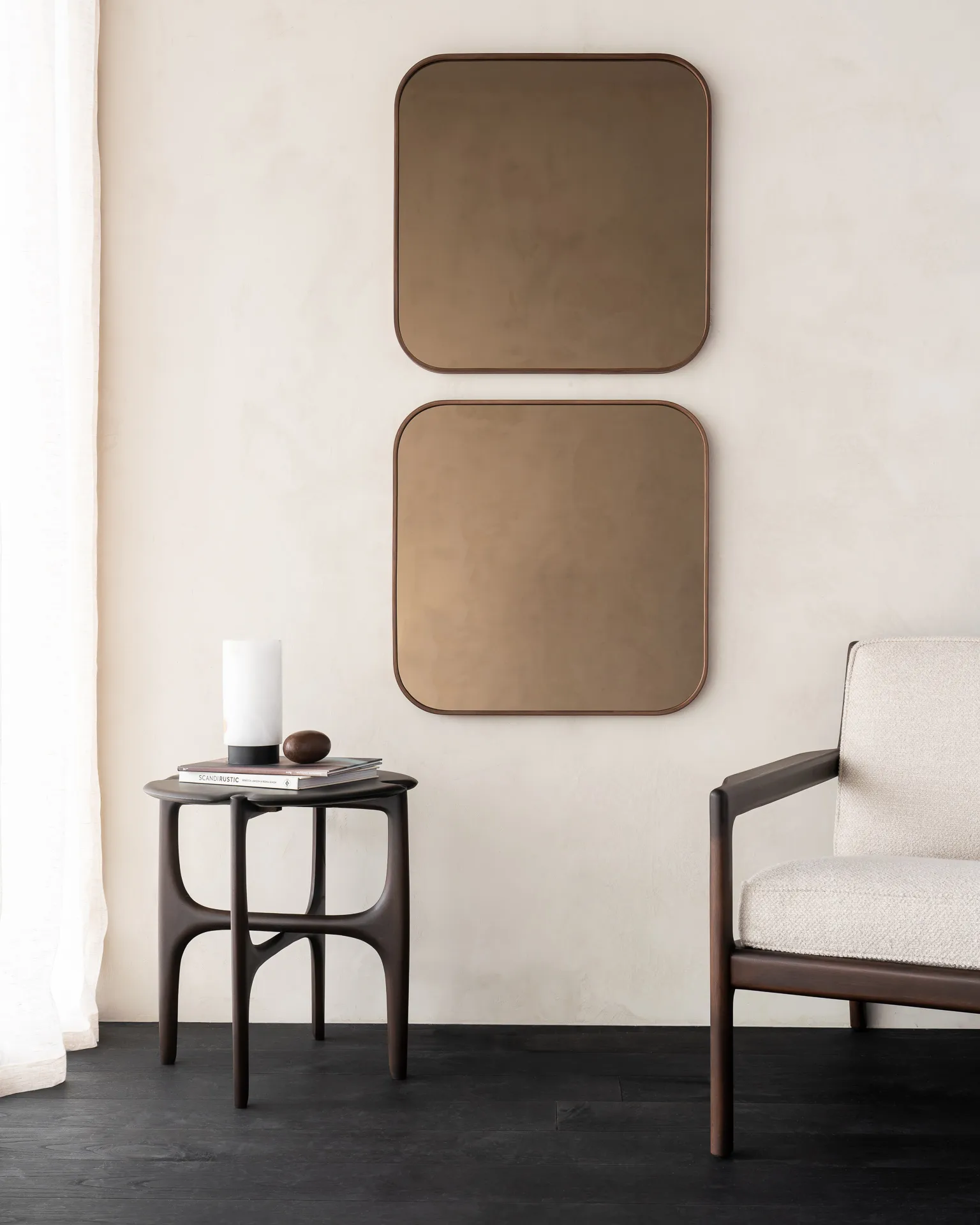 Specchio da parete Camber 60x60 cm, Bronzo-telaio in legno Ethnicraft
