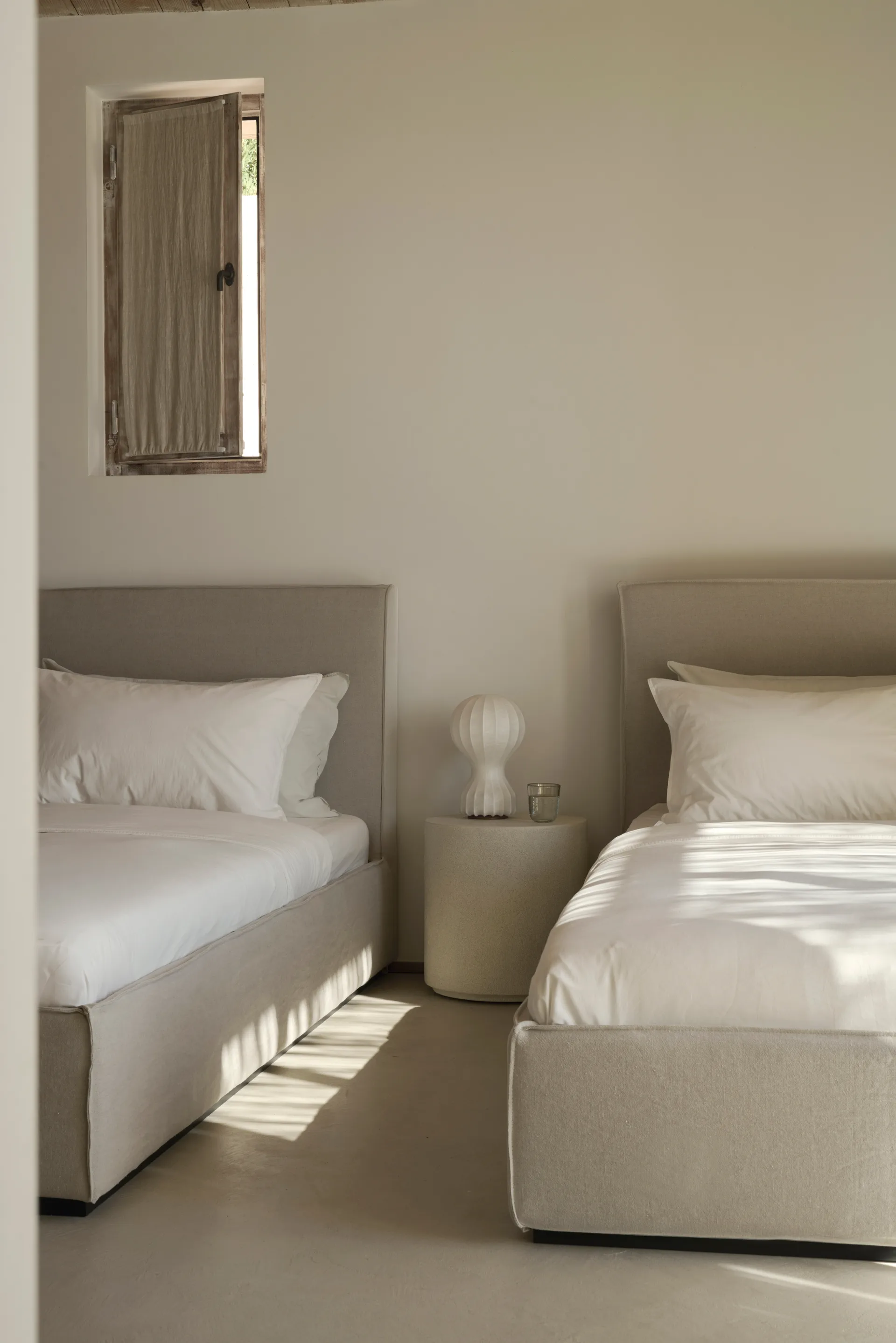 Tavolino Elements Ø40 cm, Off-white Ethnicraft