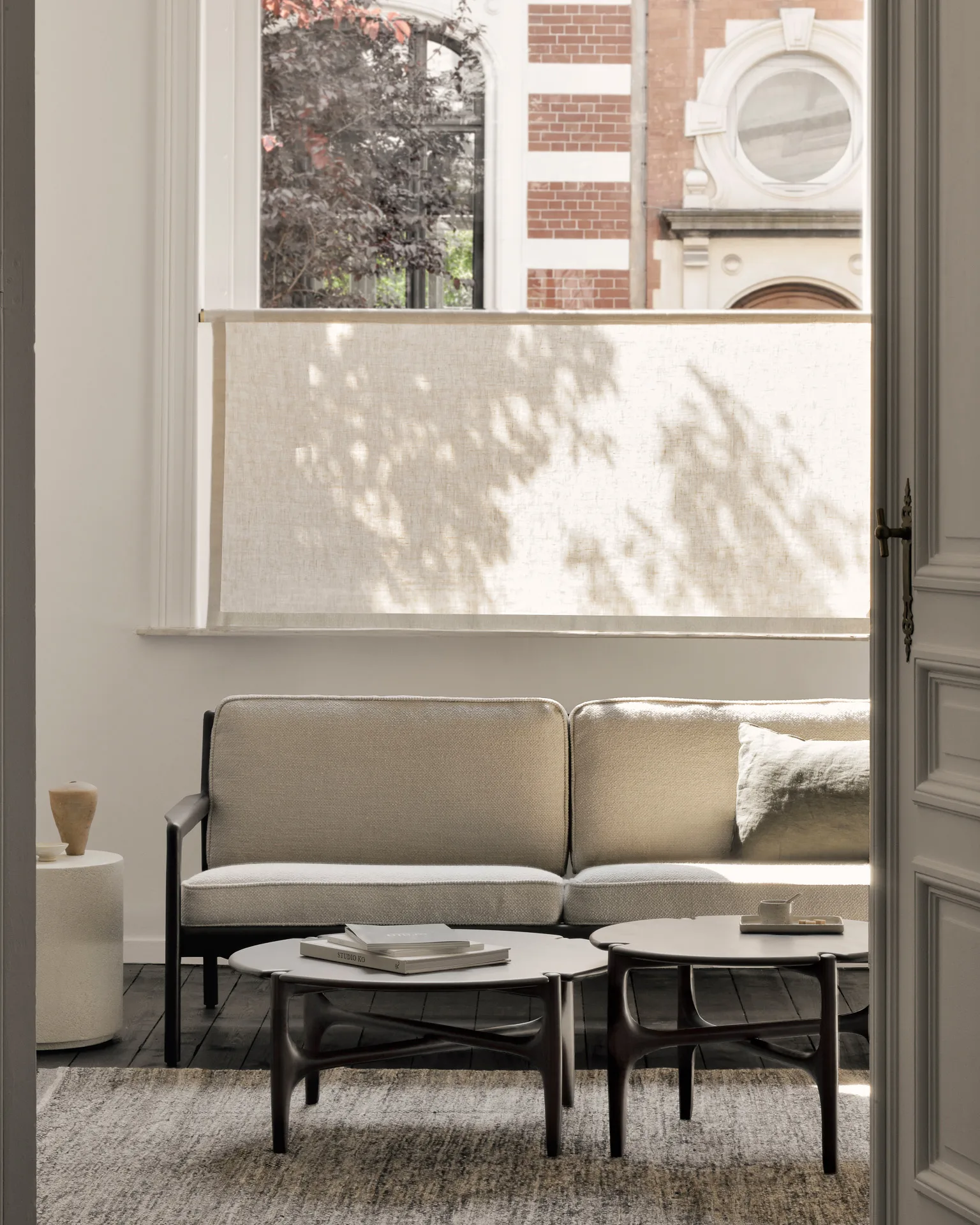 Tavolino PI Ø65 cm, Mogano verniciato Ethnicraft