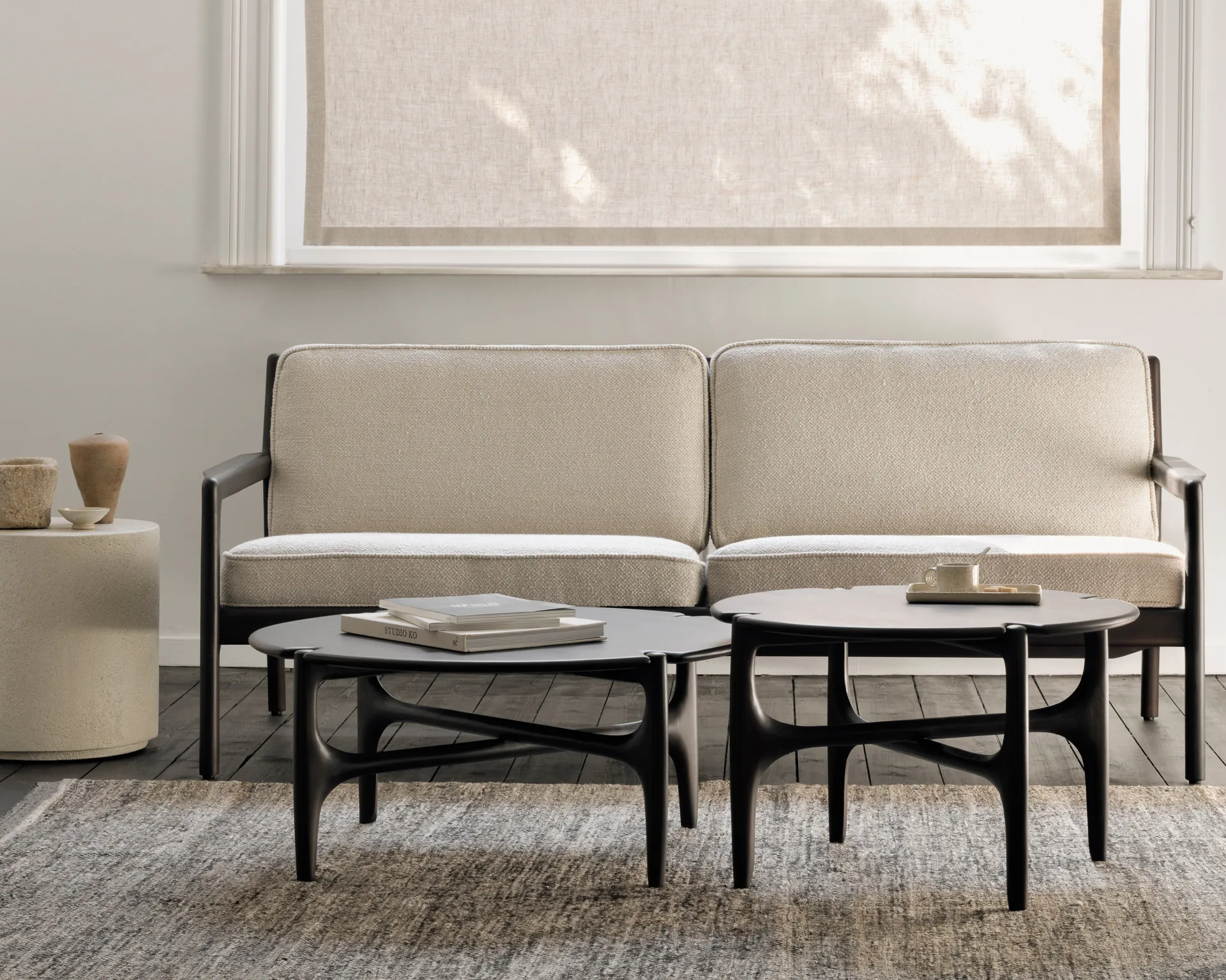 Tavolino PI Ø80 cm, Mogano verniciato Ethnicraft