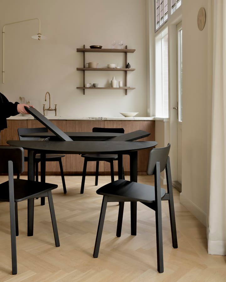 Tavolo da pranzo Bok ovale 129/179x100x76 cm, Rovere tinto nero Ethnicraft