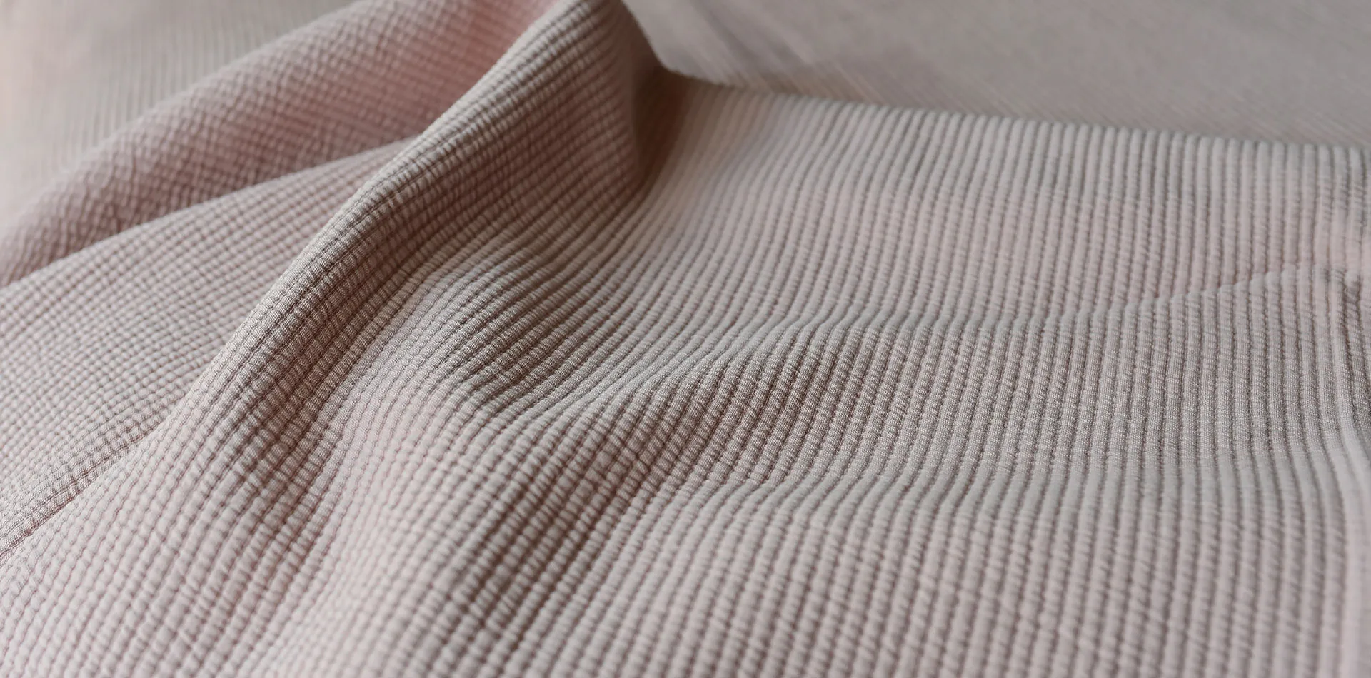 Copriletto in cotone lavato a secco Stripe 180x260 cm, Dusty rose Etol Design
