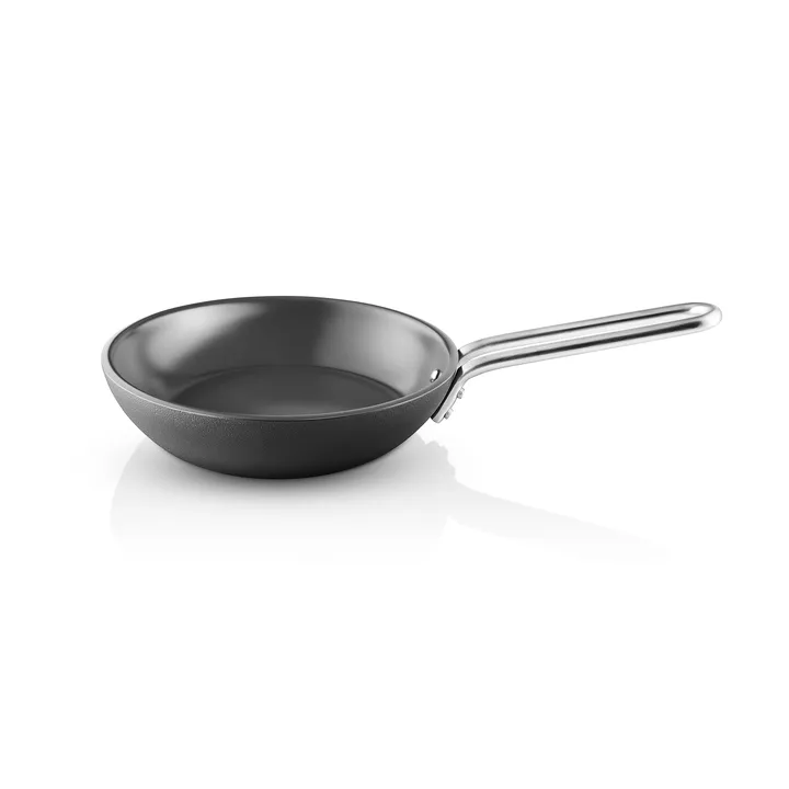 Padella antiaderente Professional Laser Titanium Slip-Let - Nero, Ø20 cm - Eva Solo