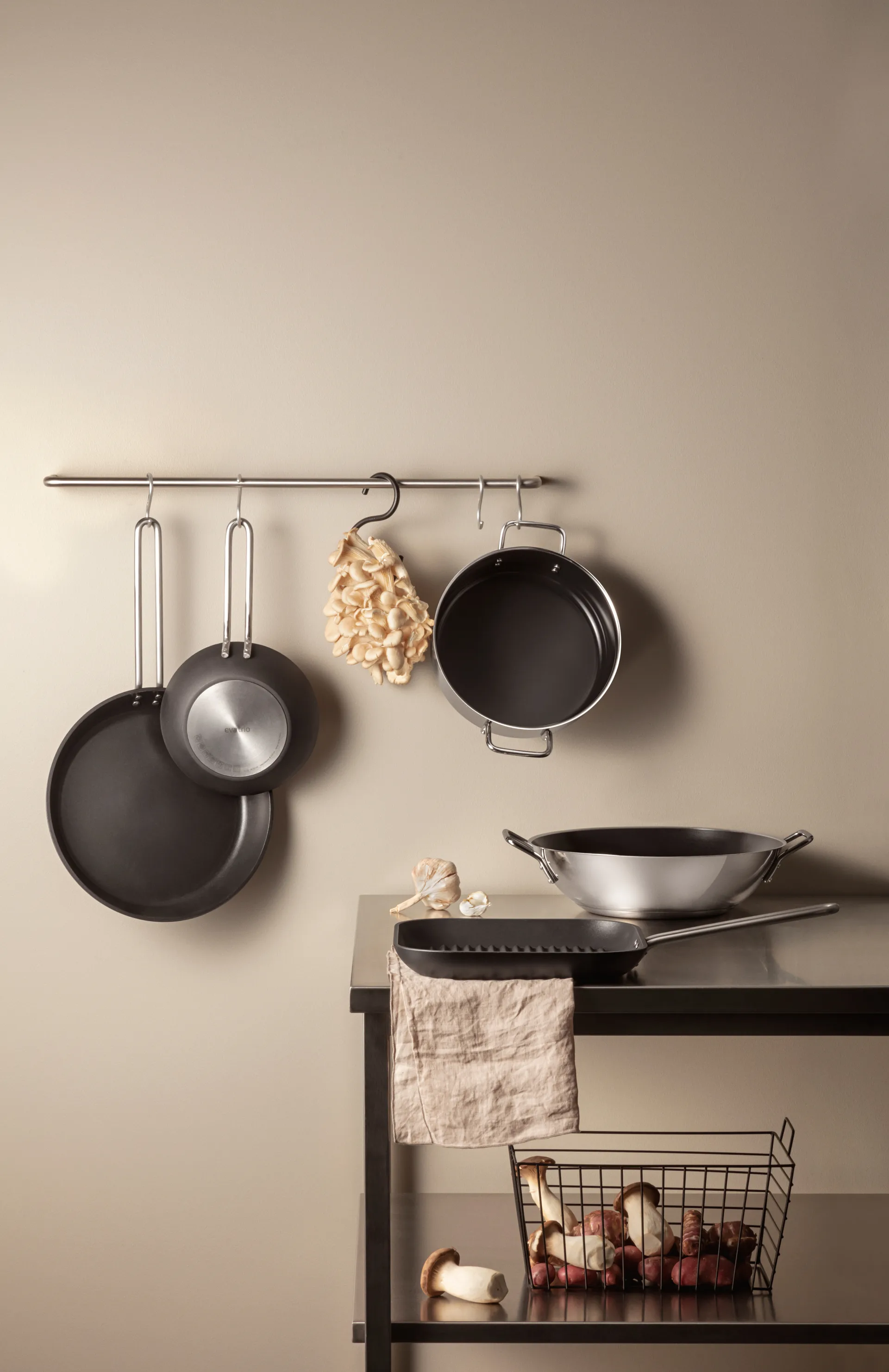 Wok antiaderente Eva Trio in acciaio inox e ceramica, 32 cm Eva Solo