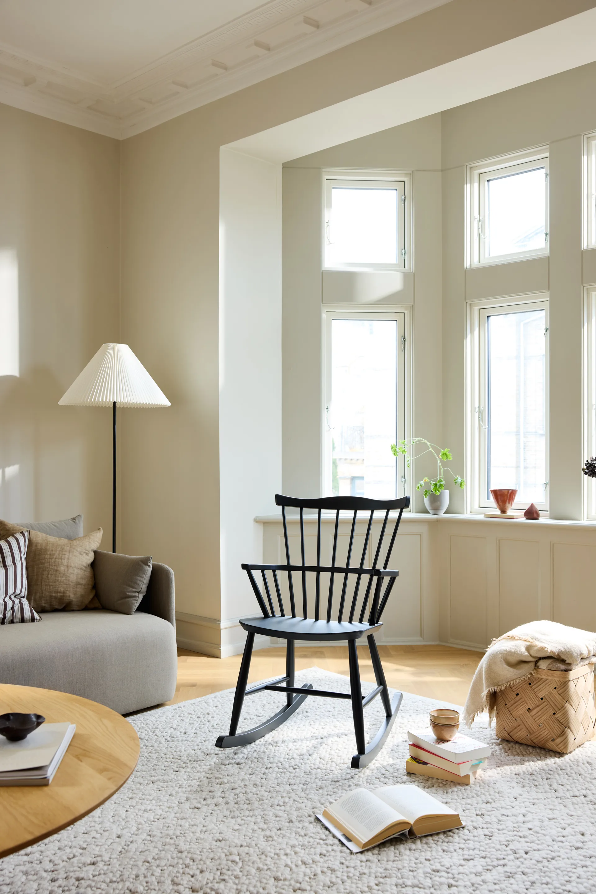 Sedia a dondolo J52G, Faggio RAL 9005 FDB Møbler