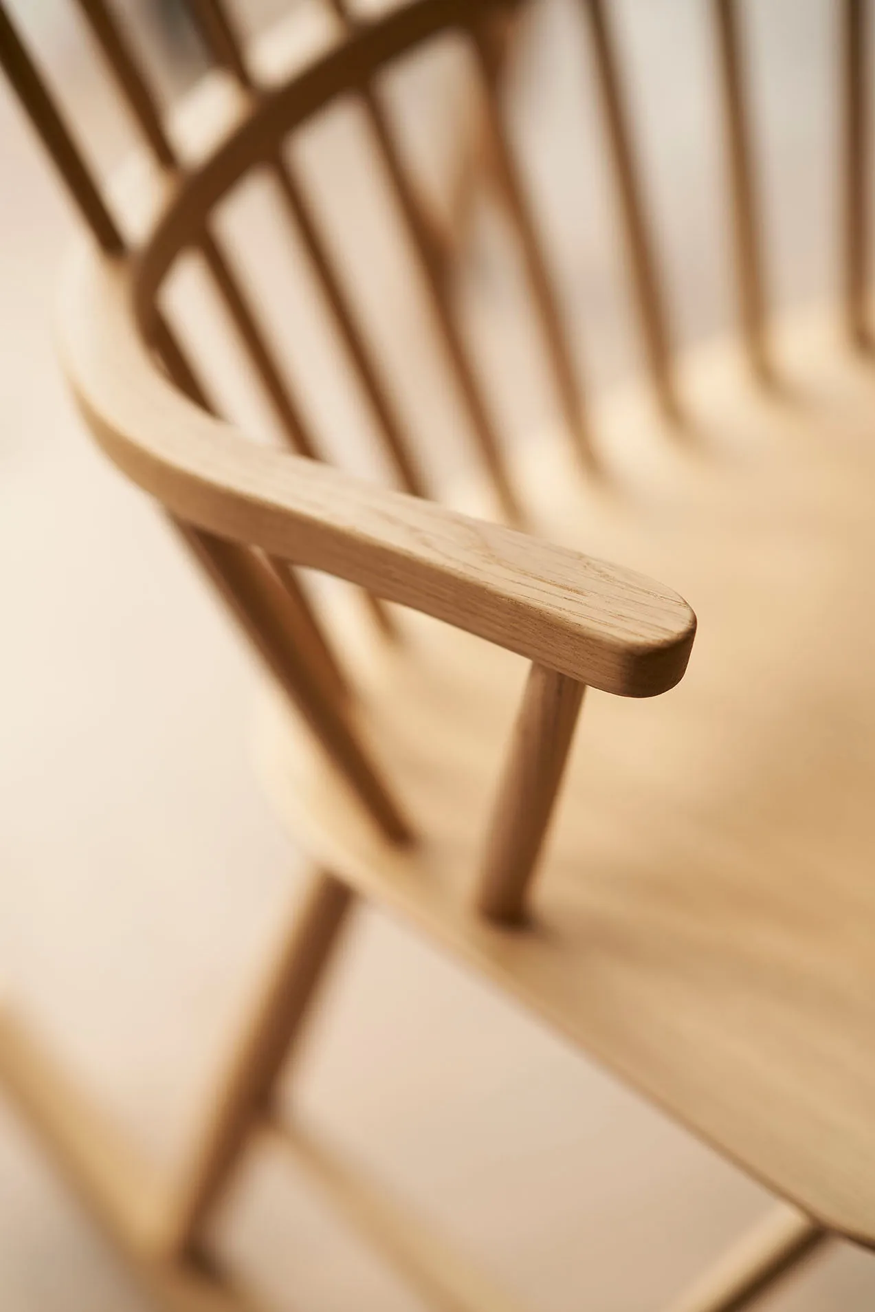 Sedia a dondolo J52G, Rovere oliato FDB Møbler