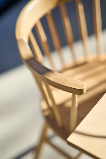 Sedia J18 - Marrone quercia oliato - FDB Møbler