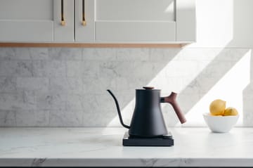 Bollitore elettrico Stagg EKG Pro 0.9 L - Nero opaco-noce - Fellow