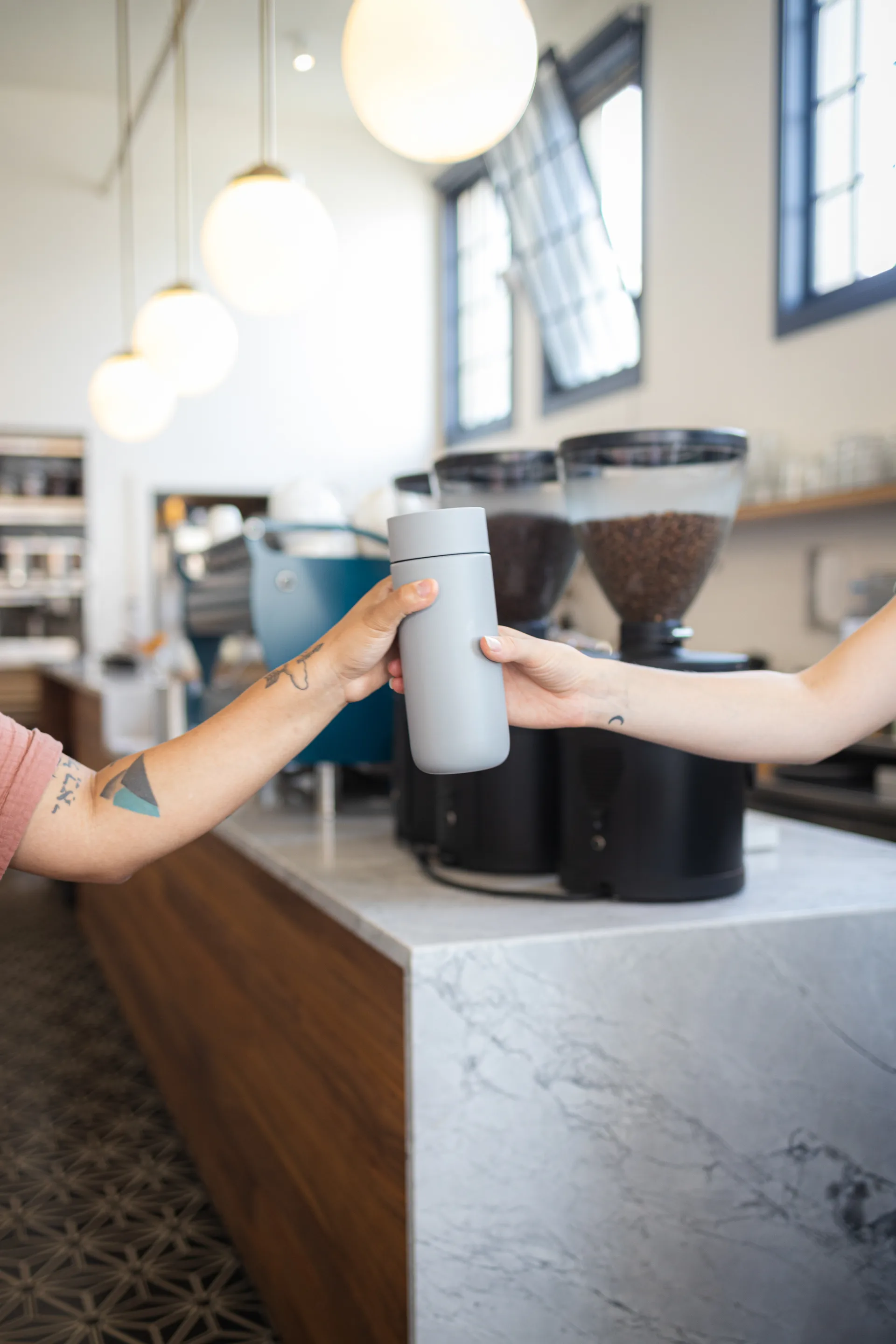 Tazza termica Carter con protezione antispruzzo 47 cl, Grigio opaco Fellow