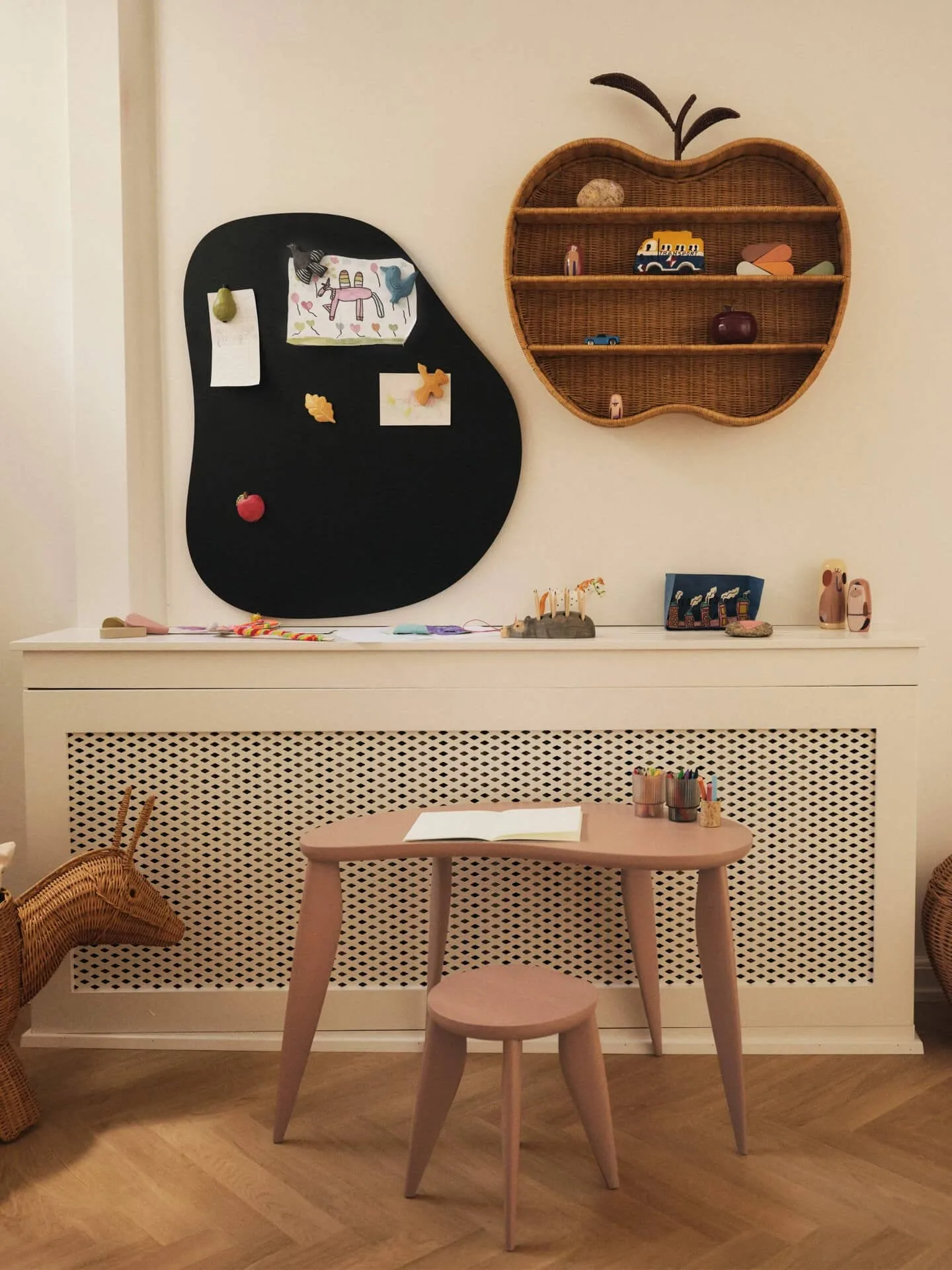 Apple braided mensola da parete, Naturale, 70x12,5x68 cm Ferm Living