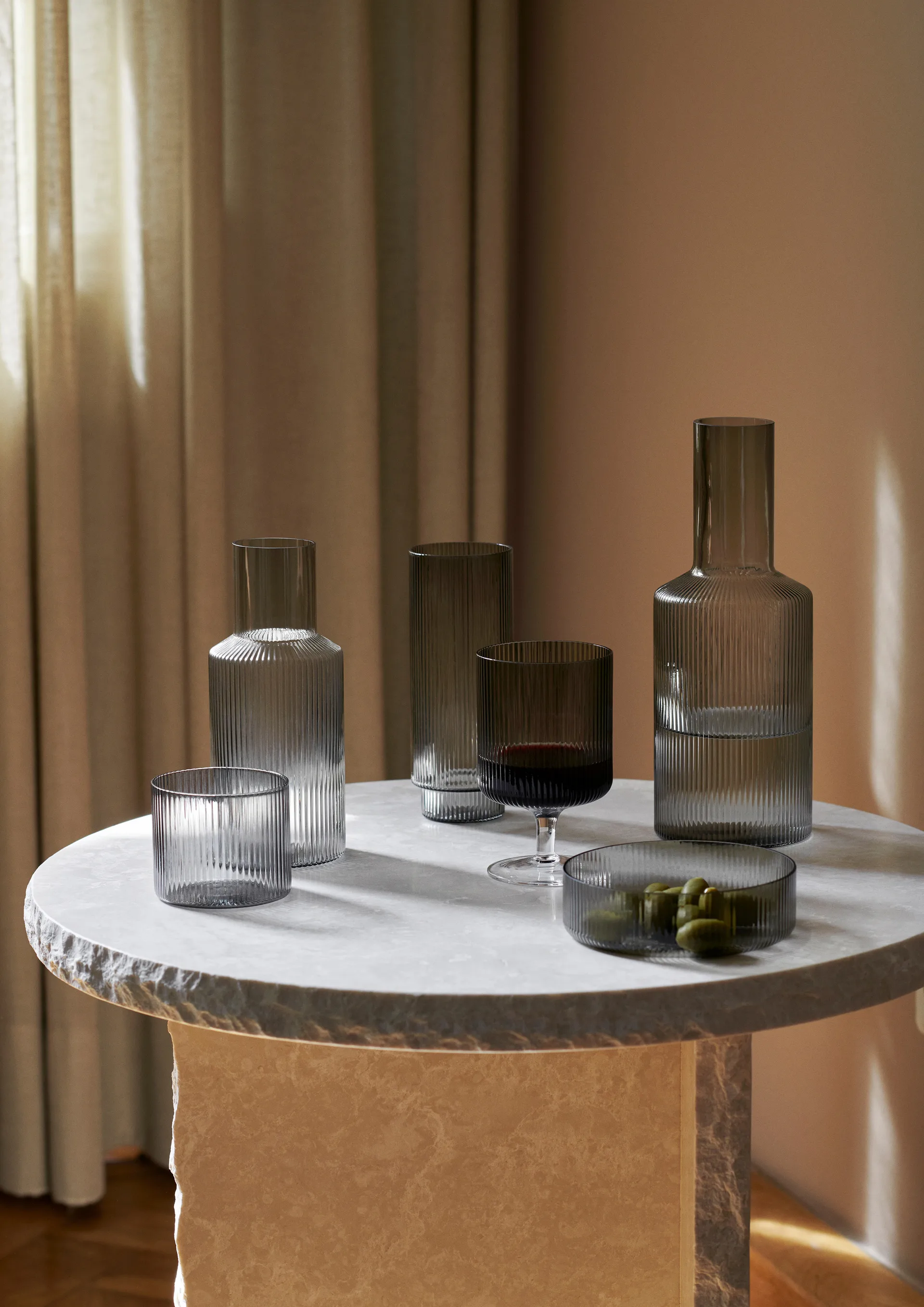 Bicchiere basso Ripple confezione da 4 , Smoked Grey Ferm Living