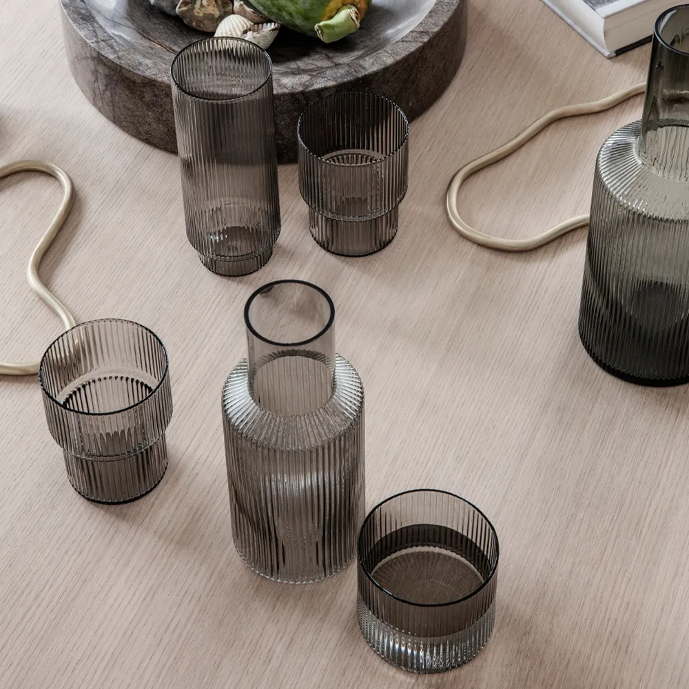 Bicchiere da long drink Ripple confezione da 4, smoked grey Ferm Living