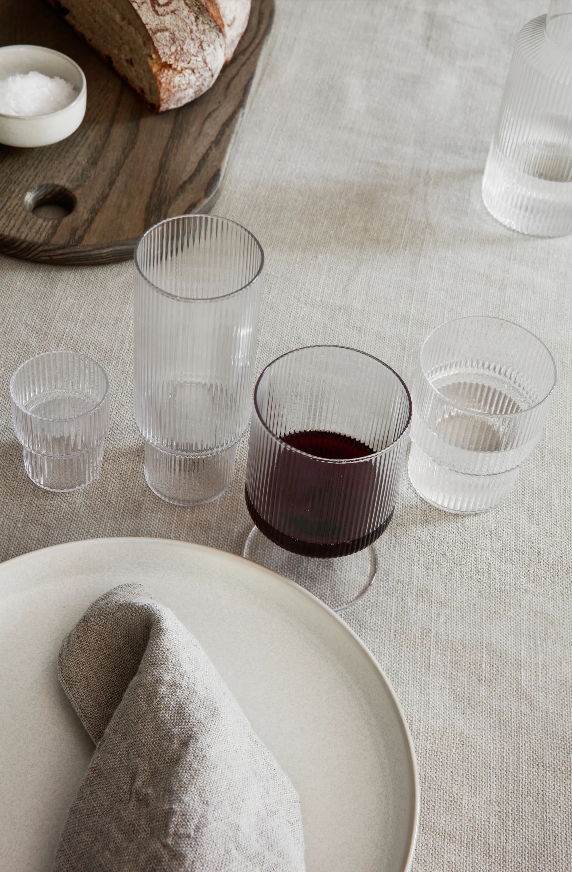 Bicchiere da vino Ripple confezione da 2 , trasparente Ferm Living