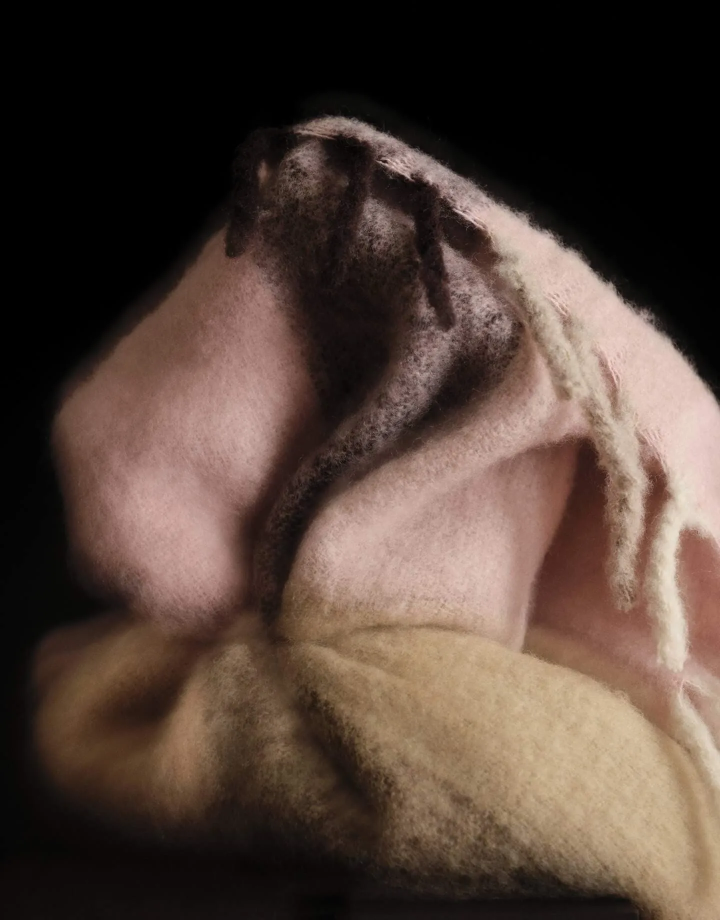 Blur plaid in mohair, Butter-pale rose, 130x170 cm Ferm Living
