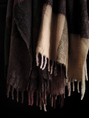 Blur plaid in mohair - Butter-pale rose, 130x170 cm - Ferm Living