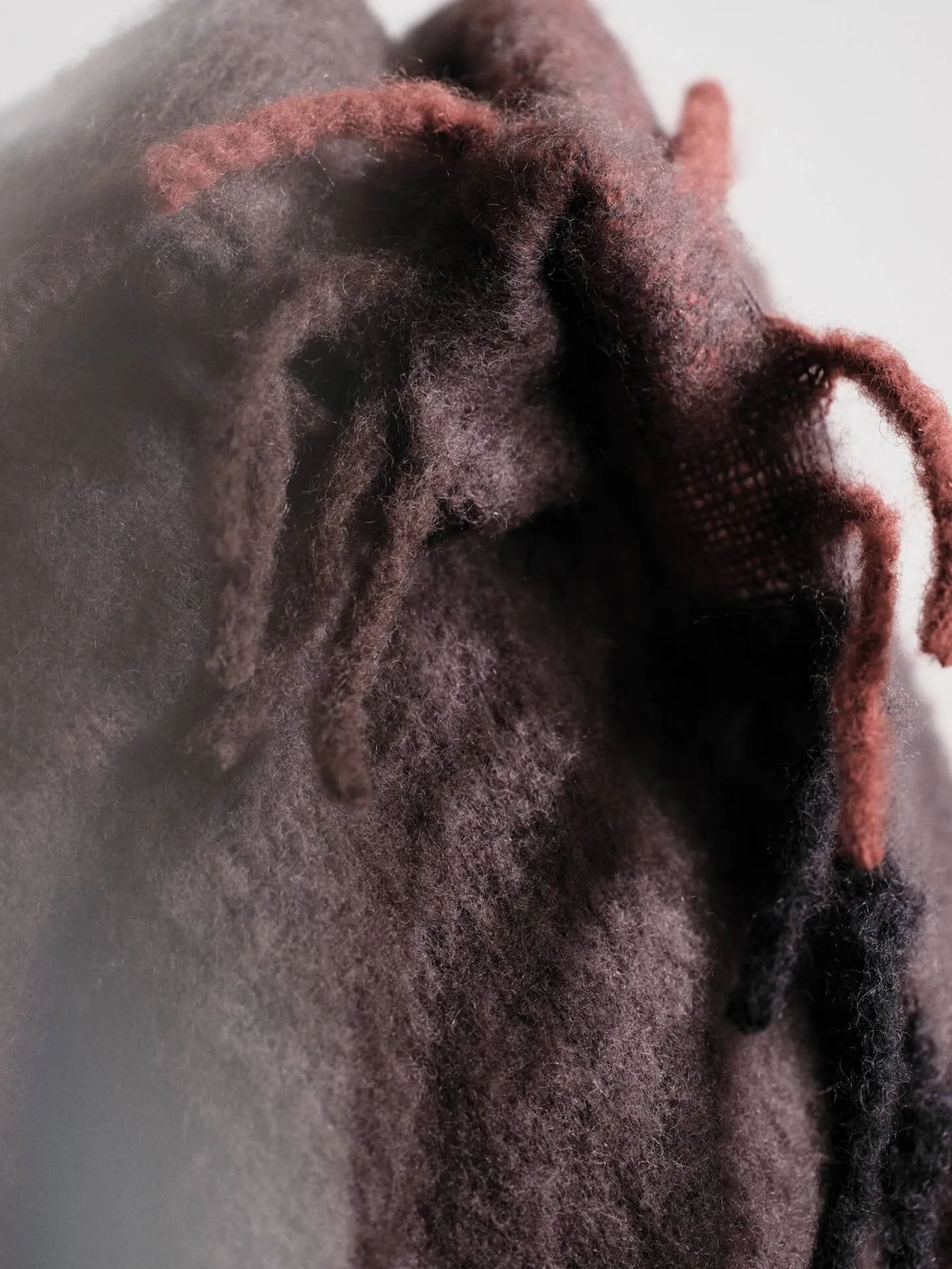 Blur plaid in mohair, Cioccolato fondente-rosso ossido, 130x170 cm Ferm Living
