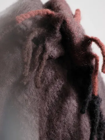Blur plaid in mohair - Cioccolato fondente-rosso ossido, 130x170 cm - Ferm Living