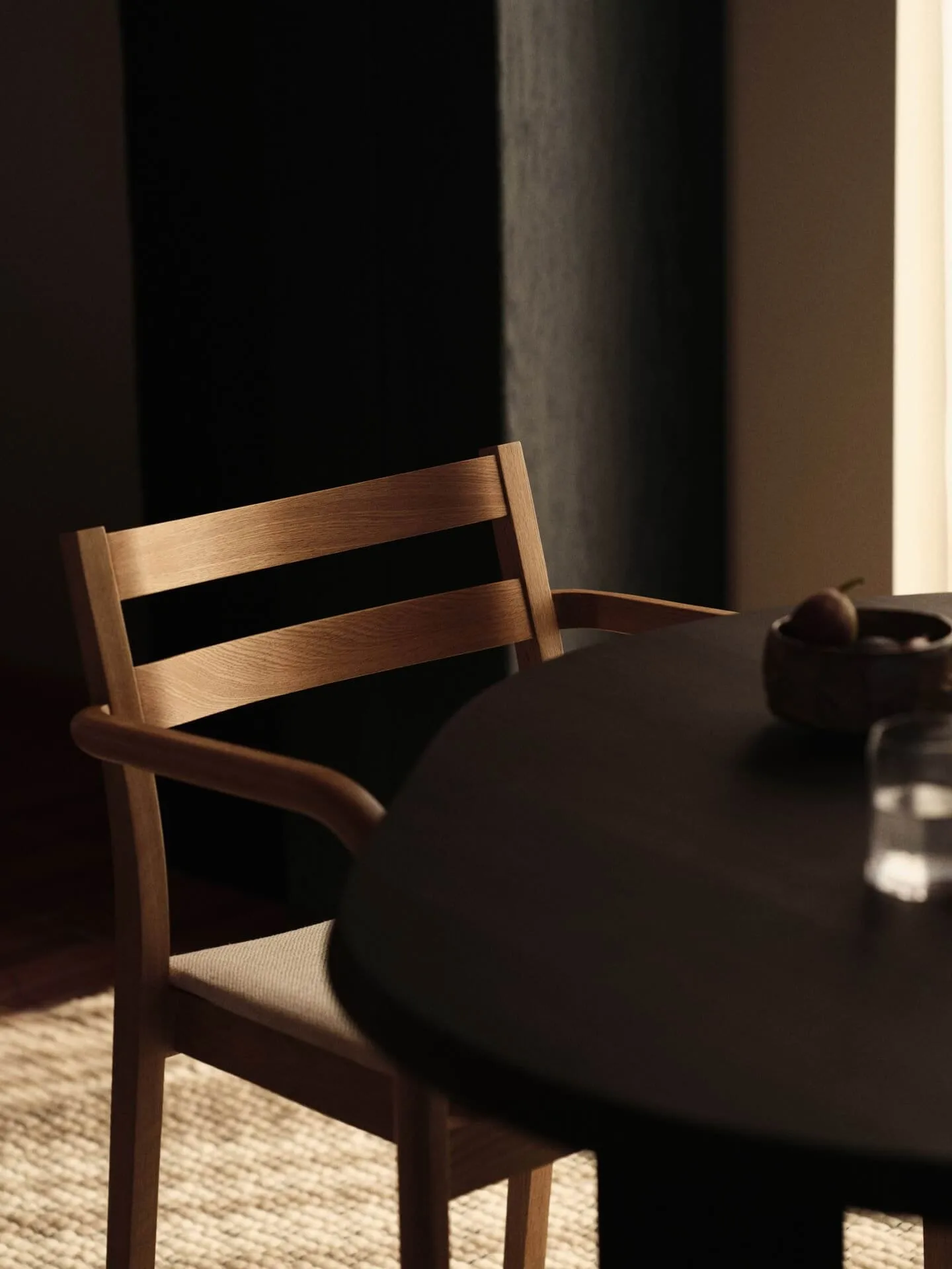 Boda poltrona con braccioli, Seduta imbottita, natural oak-off-white Ferm Living