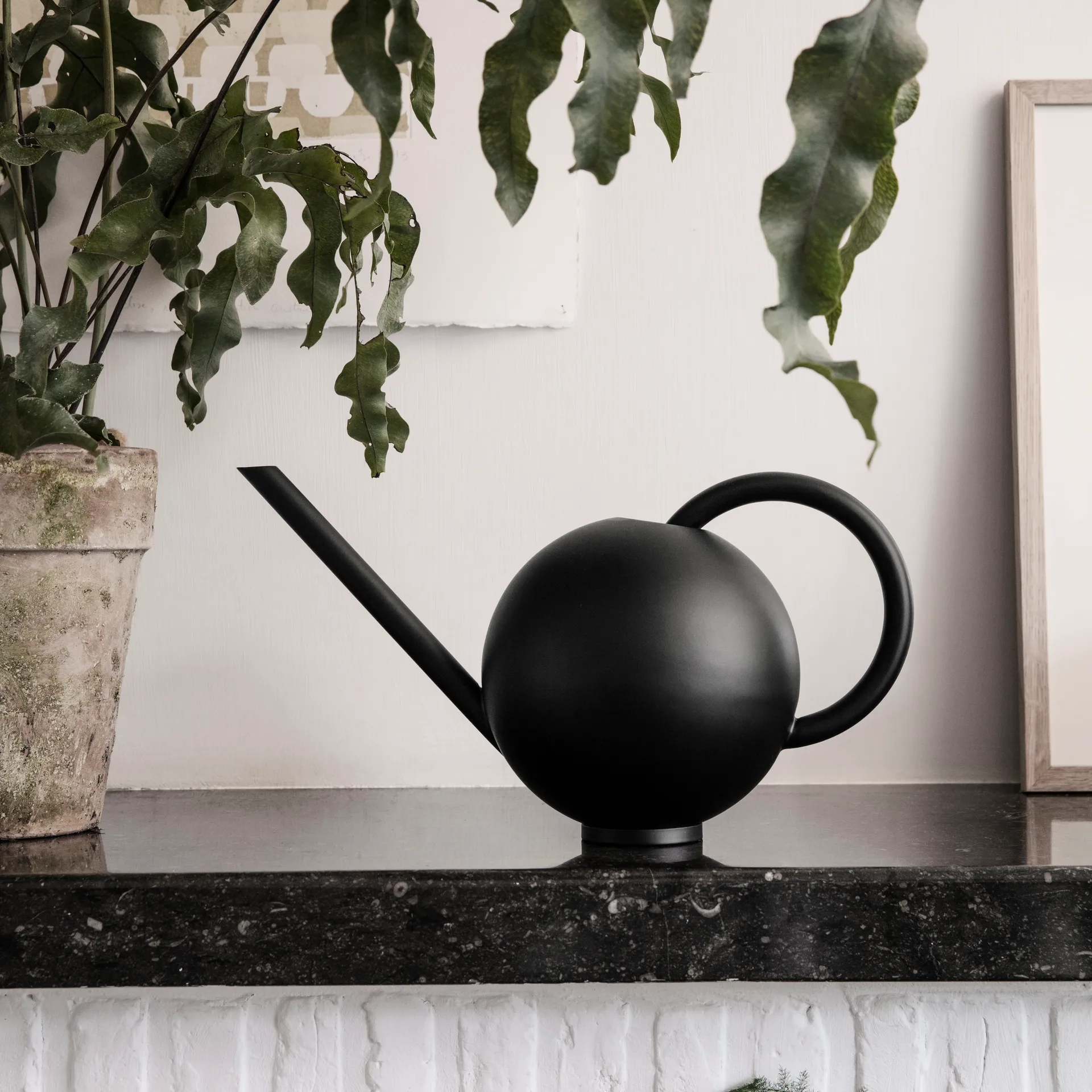 Brocca per acqua Orb, Nero Ferm Living