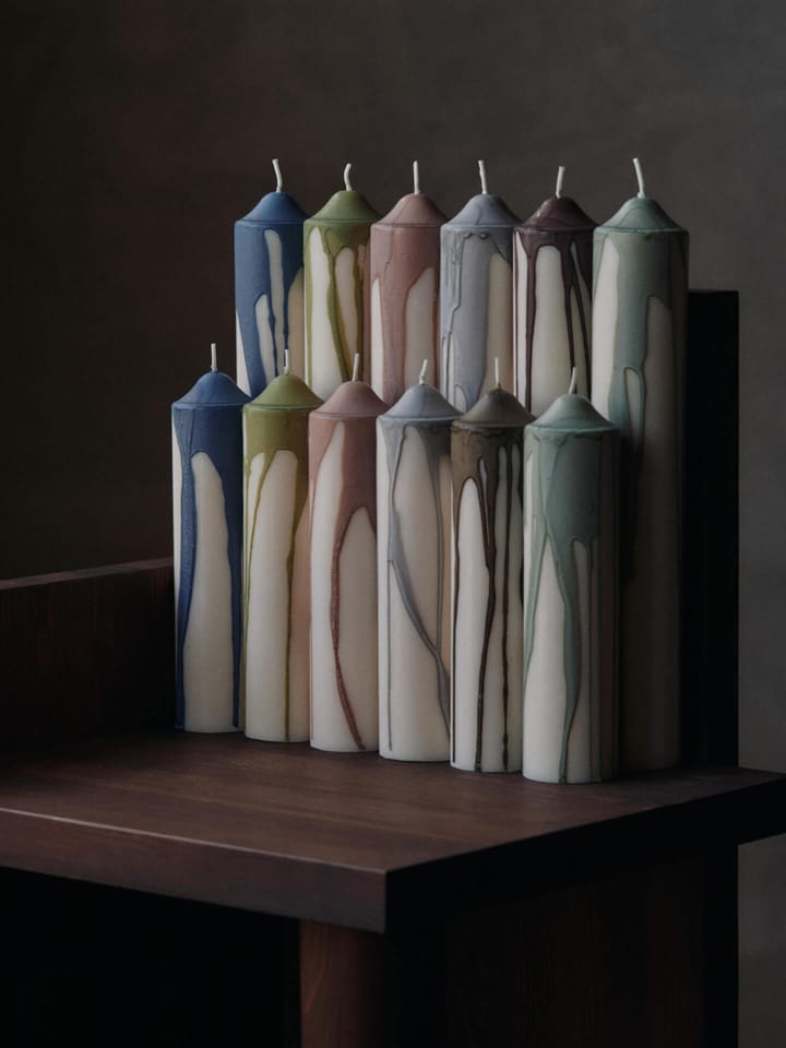 Candela a blocco Dryp, Verde oliva, 30 cm Ferm Living