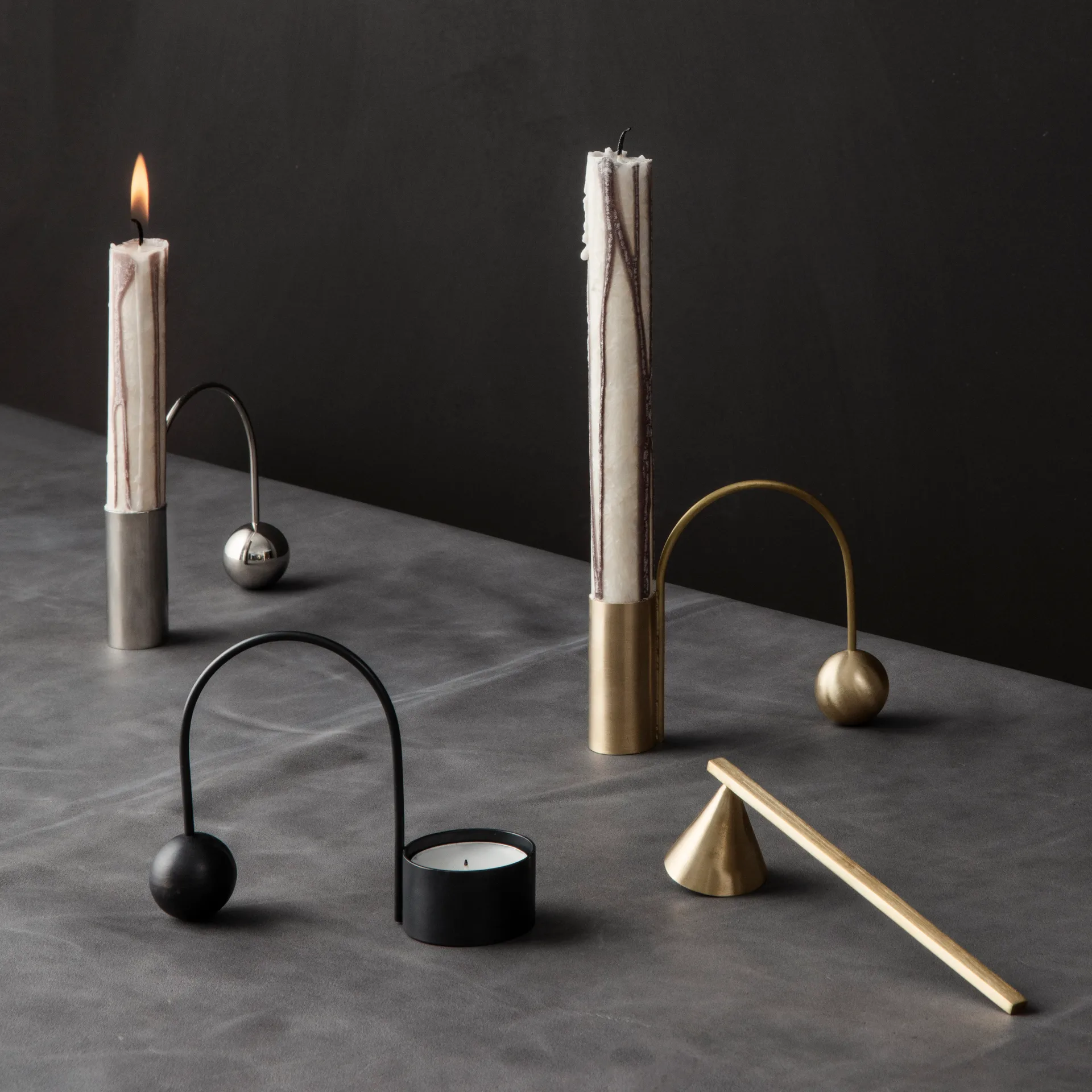 Candelieri cromati Balance, candela Ferm Living