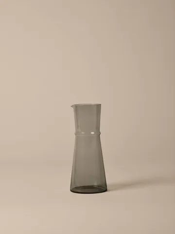 Caraffa Boya - Grigio smoked, 1,35 L - Ferm Living