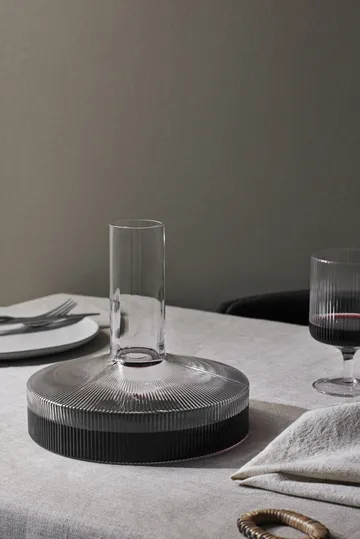 Caraffa e bicchiere Ripple 17 pezzi - Chiaro - Ferm Living