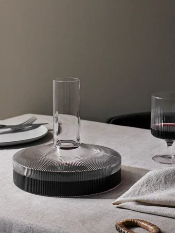 Caraffa e bicchiere Ripple 17 pezzi - Chiaro - Ferm Living