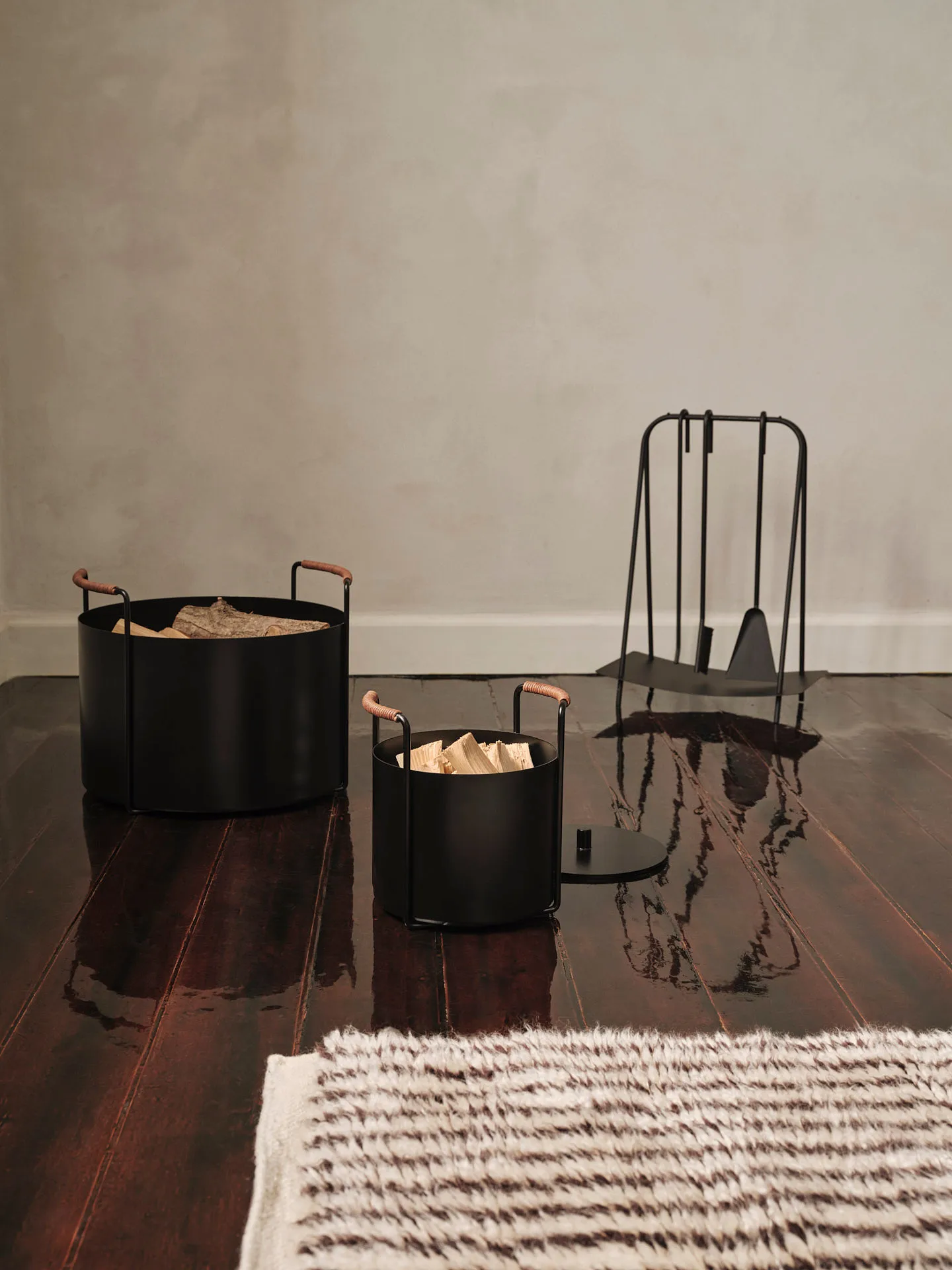 Cestino in legno Port, Black Ferm Living