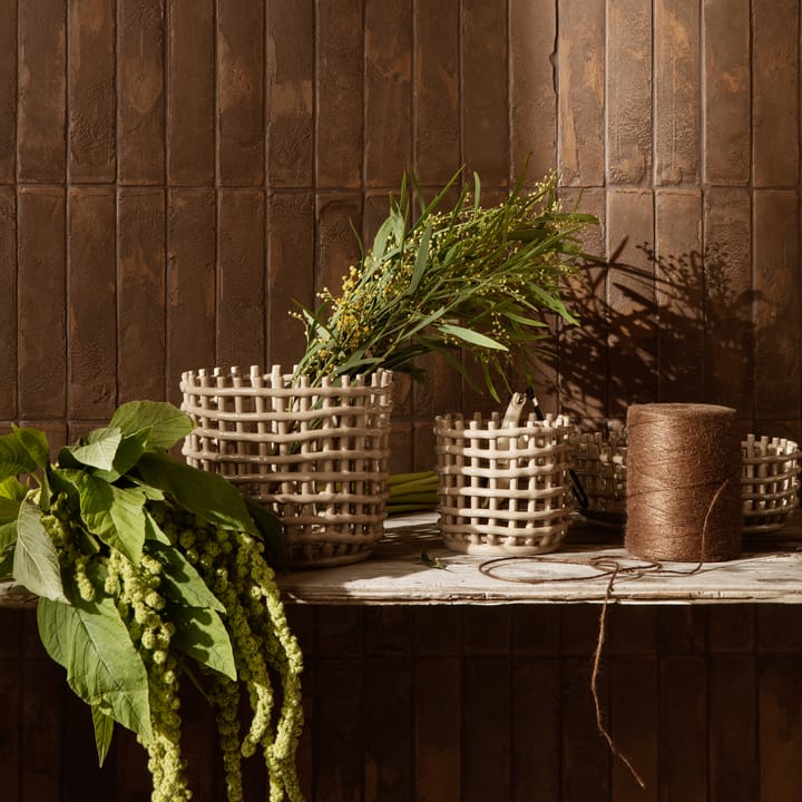 Cestino intrecciato in ceramica Ø 16 cm, cashmere Ferm Living