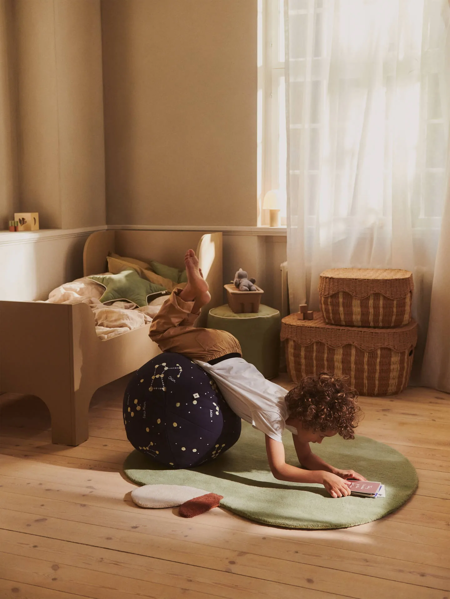 Constellation pouf, Blu scuro, Ø50 cm Ferm Living