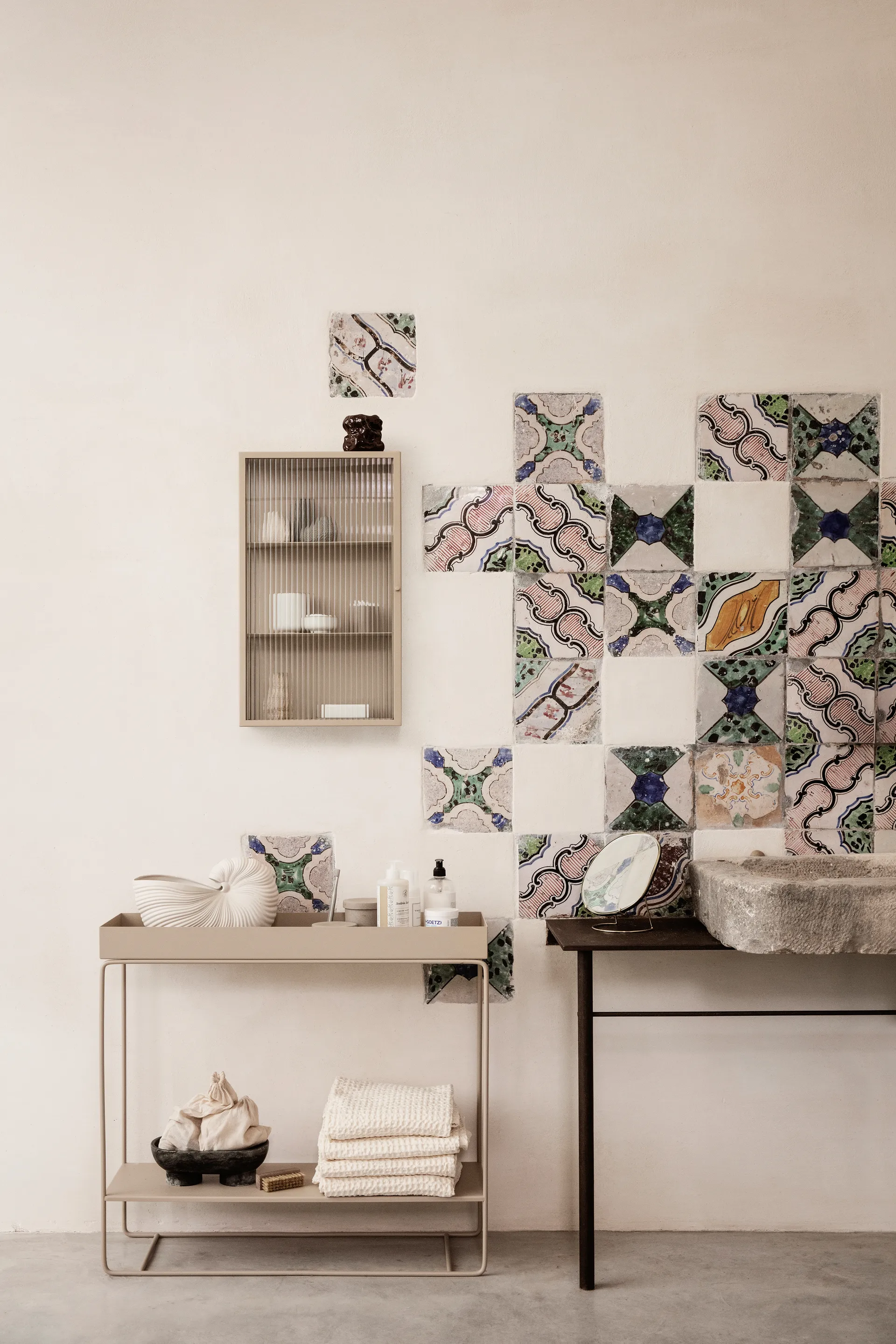 Credenza da parete Haze, Cashmere Ferm Living