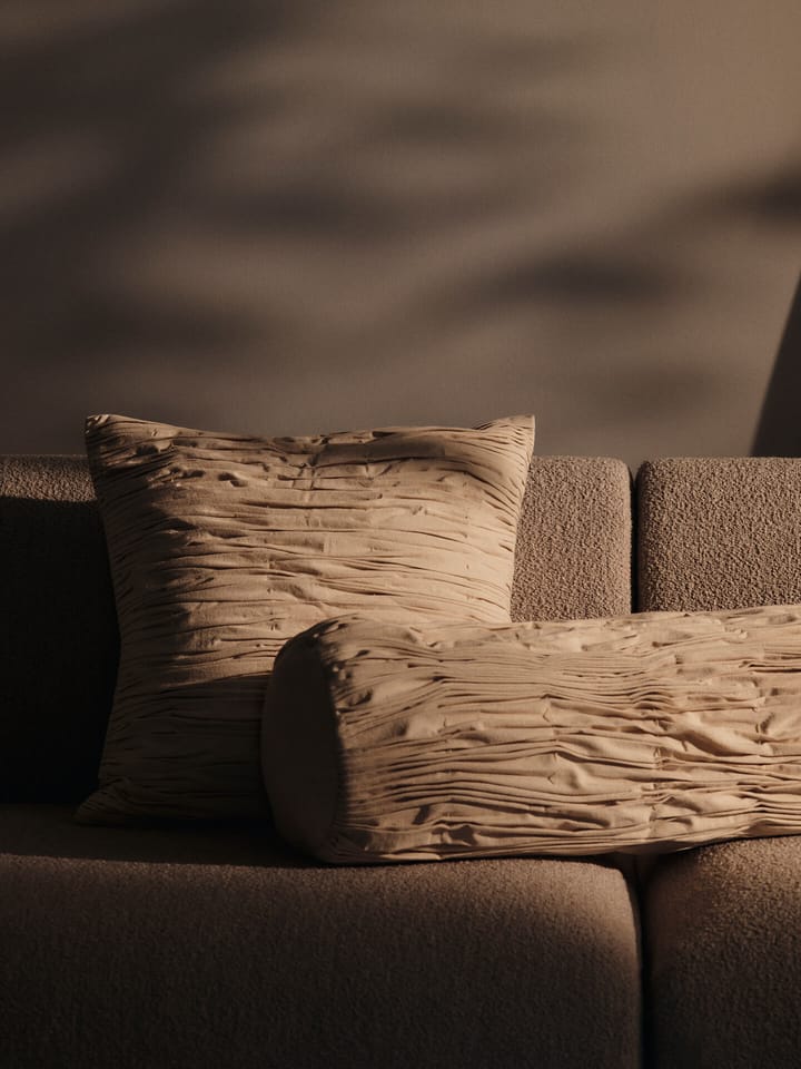Cuscino cilindrico Falda smockato, Undyed Ferm Living