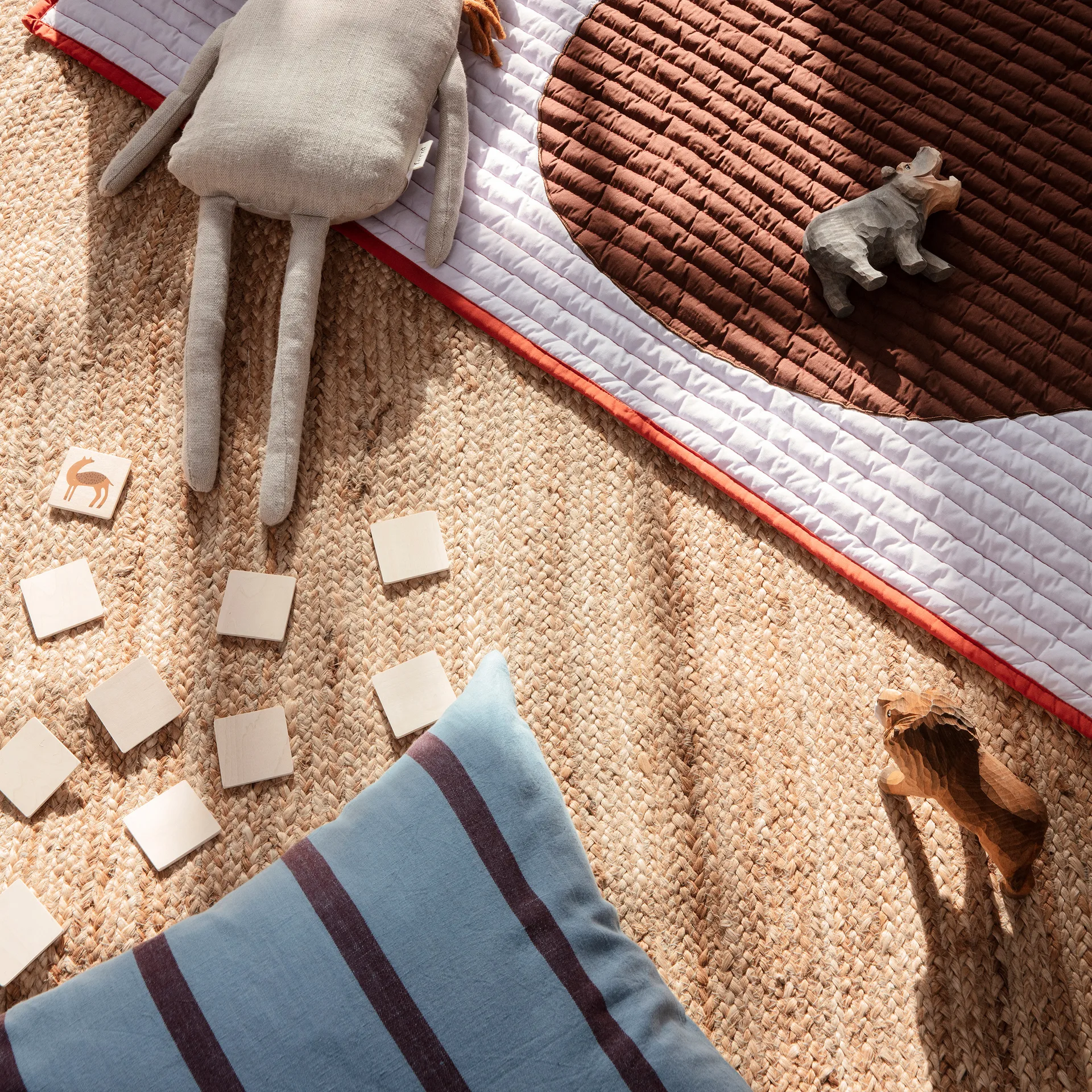 Cuscino Grand 50x50 cm, Faded blue-burgundy Ferm Living